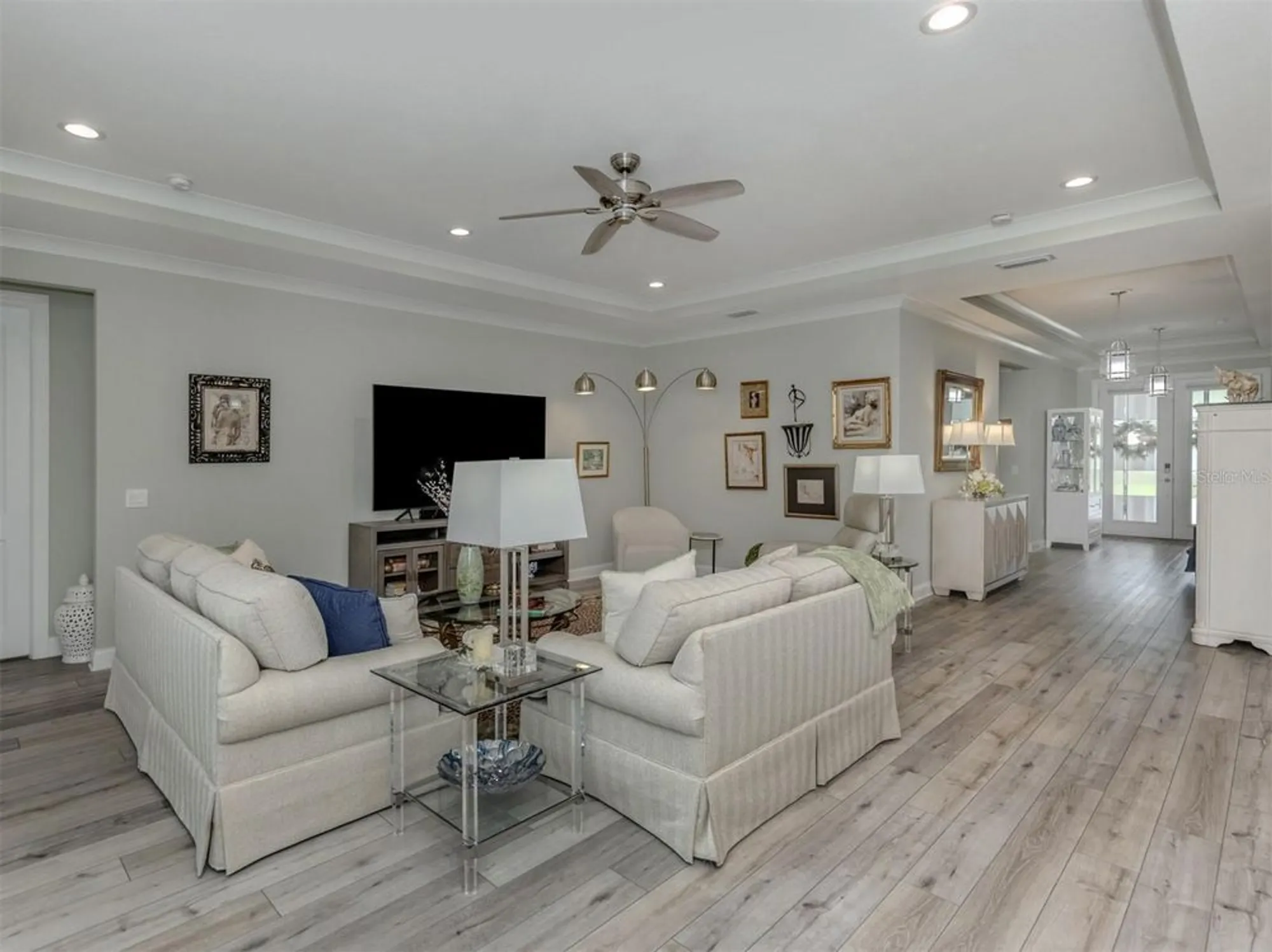 Property Slideshow image 8 of 78 | 592 mistiflower cir, Nokomis, FL, 34275