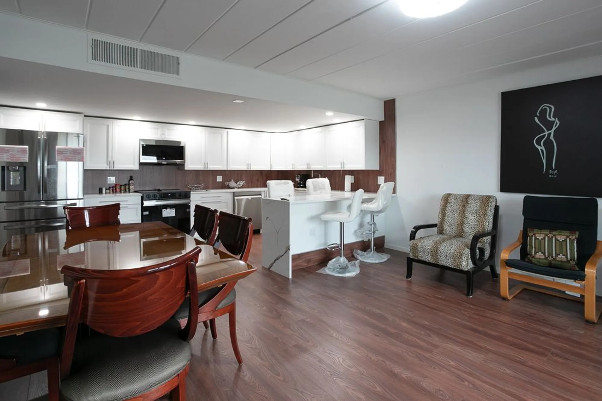 Property Slideshow image 30 of 32 | 2900 maple ave 19e, Downers Grove, IL, 60515