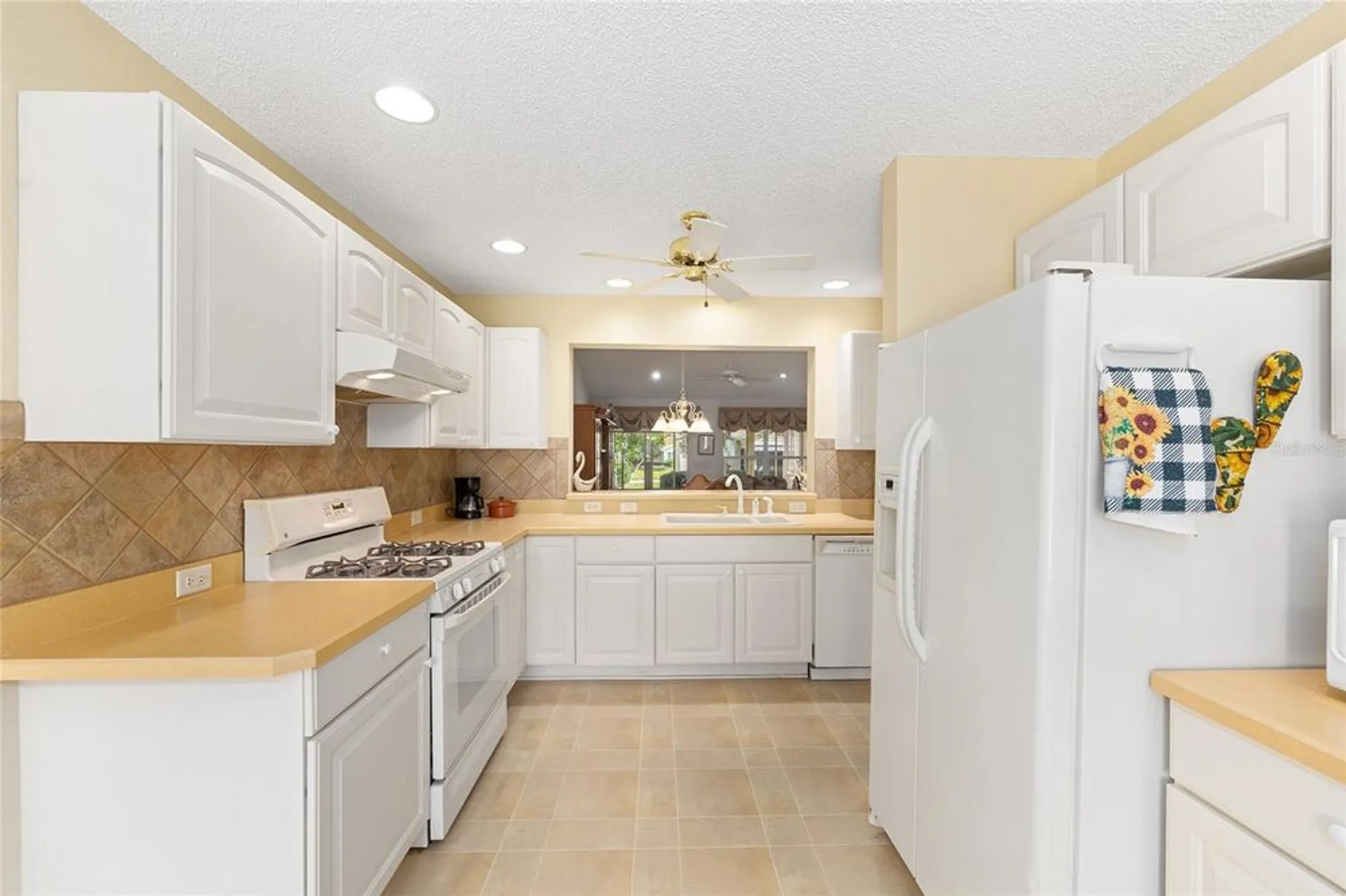 Property Slideshow image 11 of 47 | 8368 se 176th lawson loop, The Villages, FL, 32162