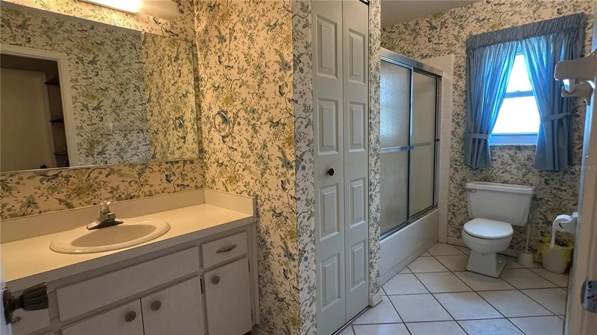 Property Slideshow image 11 of 20 | 205 strongbow ct, Sun City Center, FL, 33573