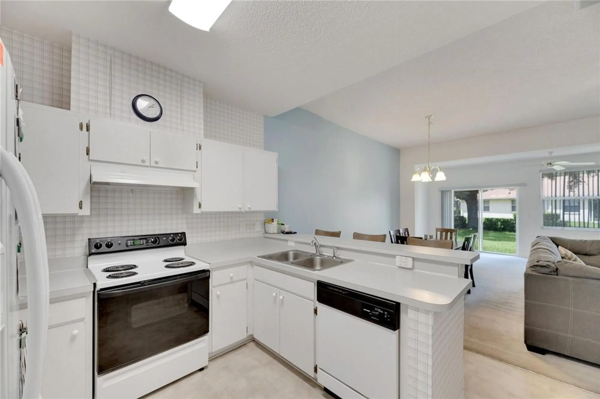 Property Slideshow image 43 of 46 | 1015 radison lake ct # 65, Sun City Center, FL, 33573