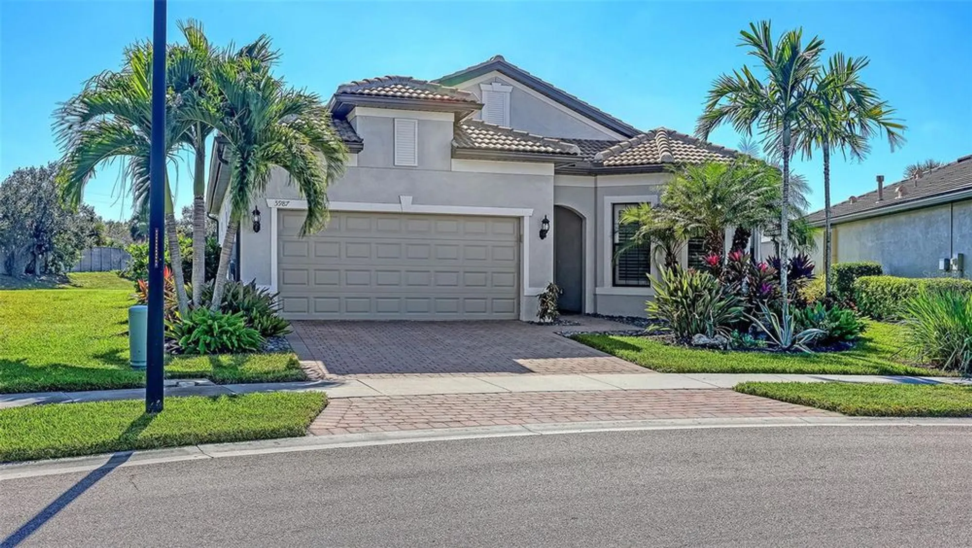 Property Slideshow image 1 of 46 | 5987 snowy egret dr, Sarasota, FL, 34238