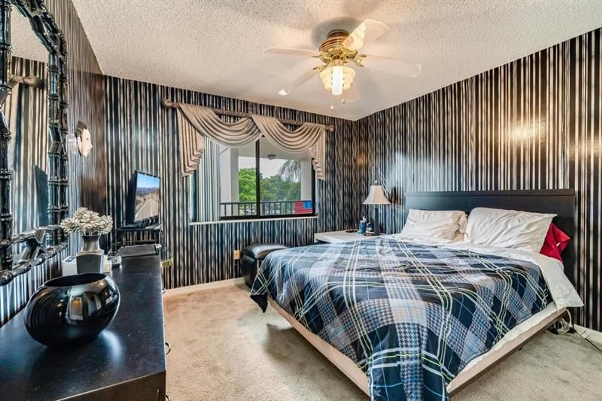 Property Slideshow image 5 of 26 | 10370 e clairmont cir 302, Tamarac, FL, 33321