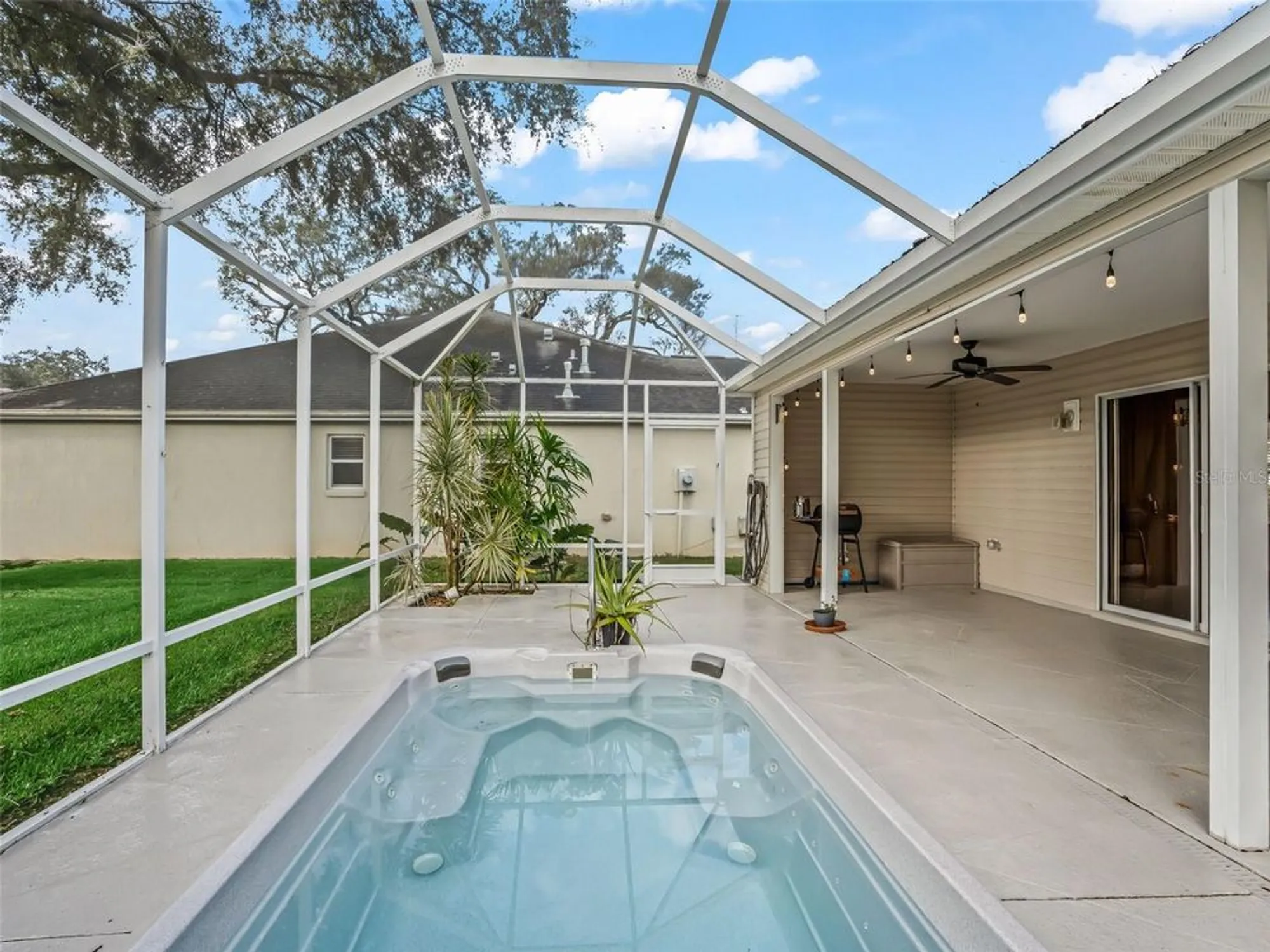 Property Slideshow image 34 of 39 | 1339 arbor trl, The Villages, FL, 32162