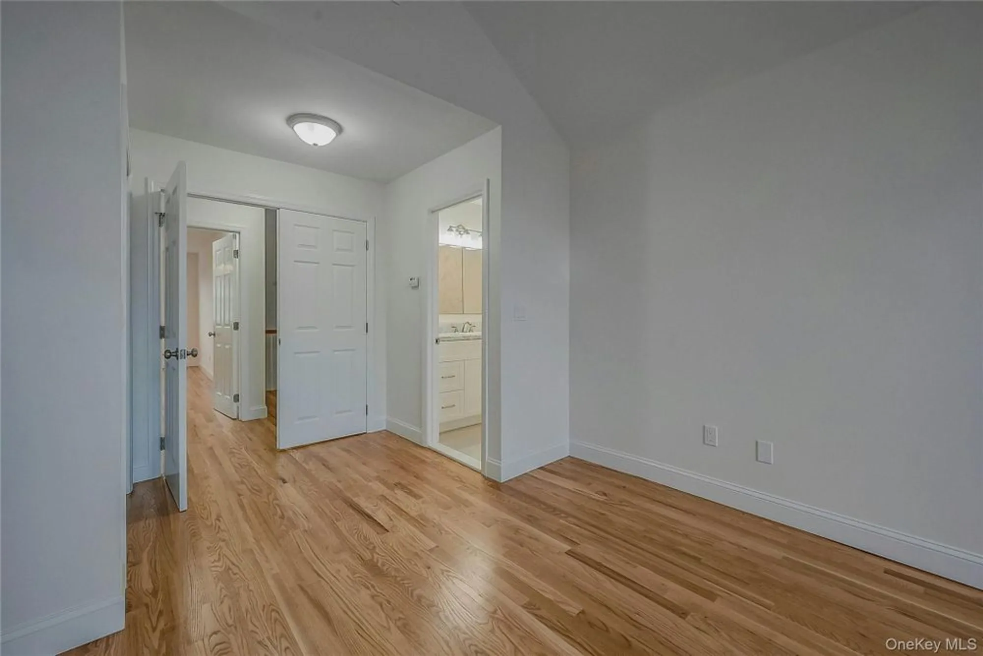 Property Slideshow image 23 of 47 | 98 scenic lake dr, Riverhead, NY, 11901