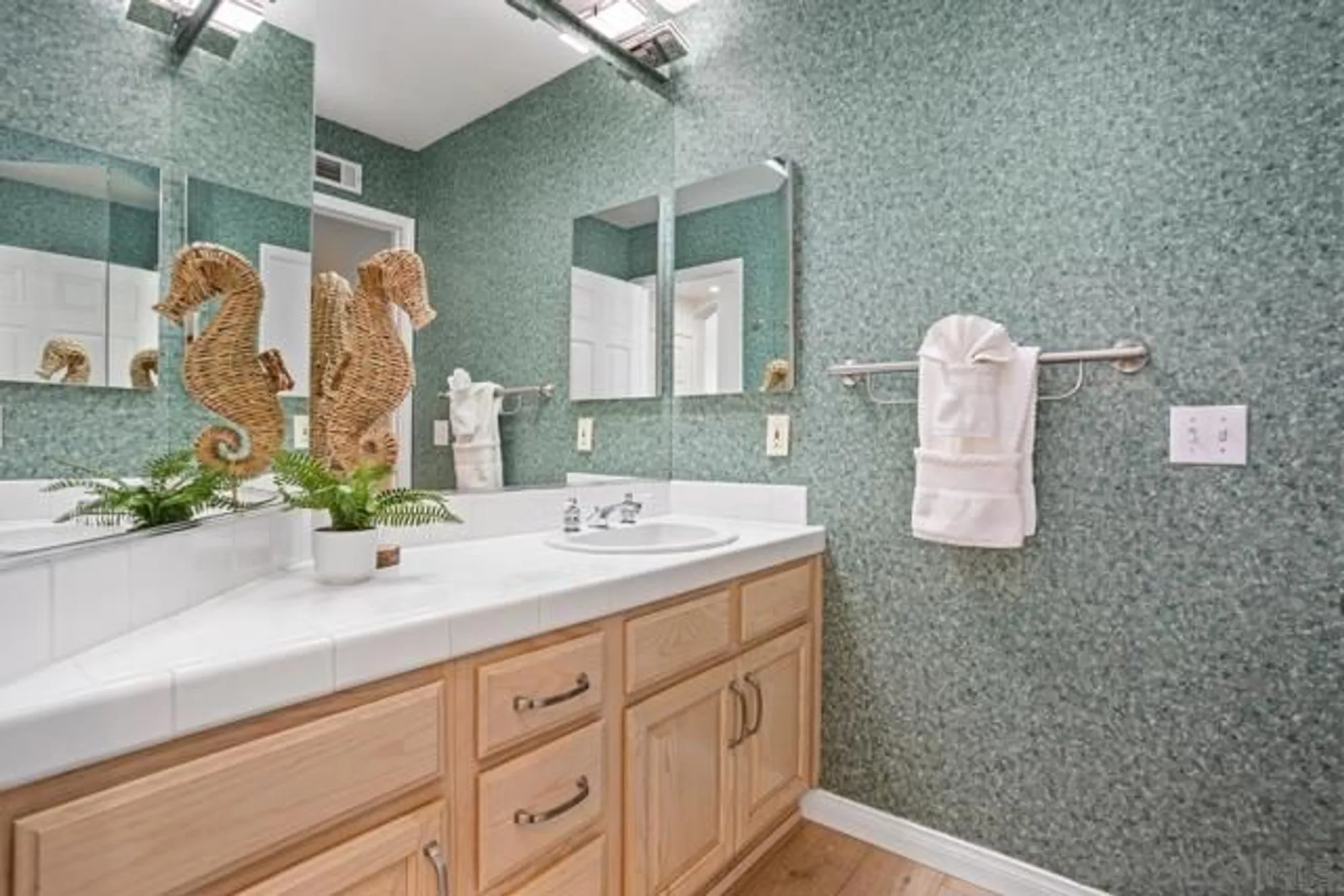 Property Slideshow image 28 of 45 | 3328 malta way, Oceanside, CA, 92056