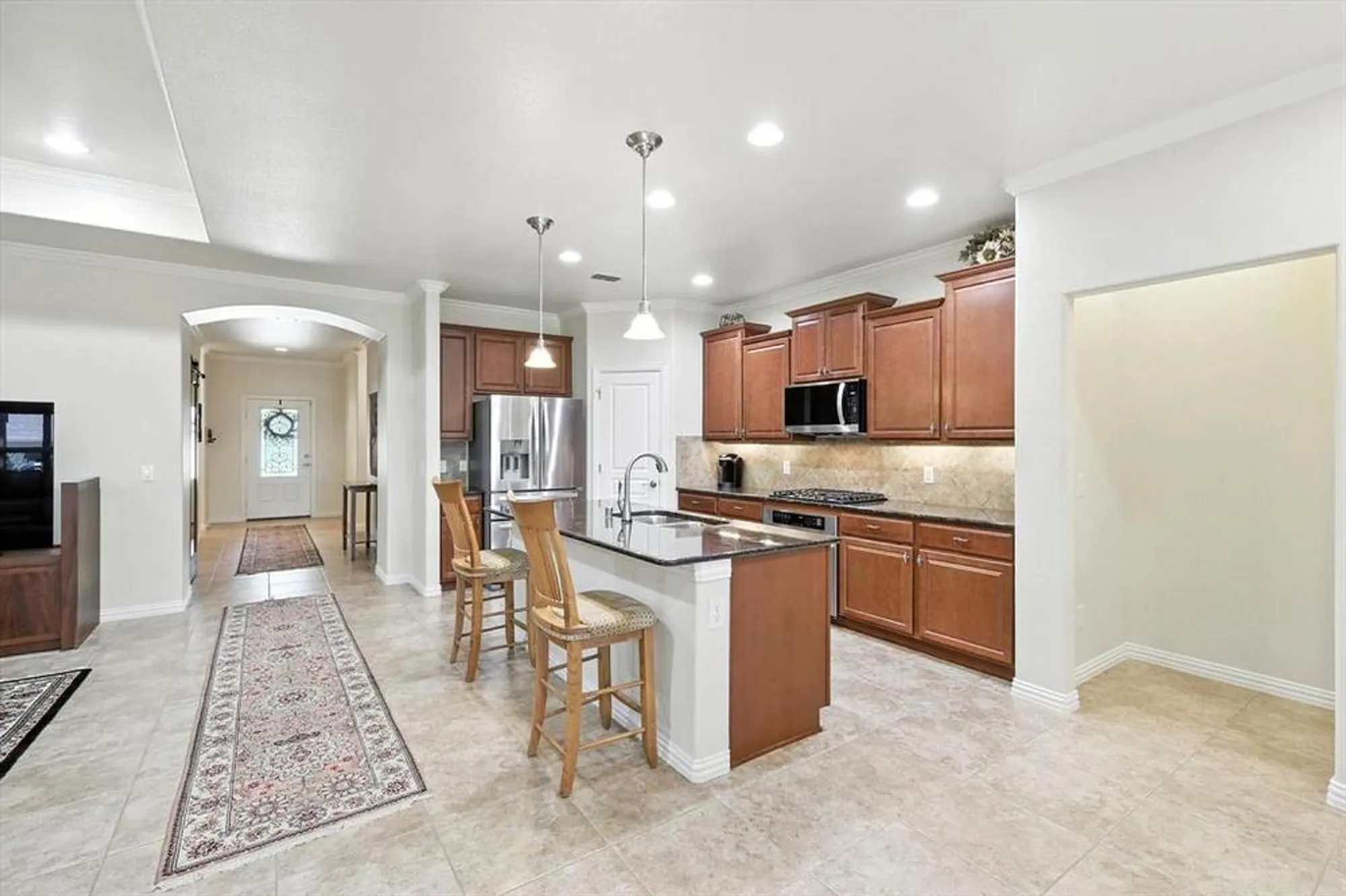 Property Slideshow image 15 of 40 | 2528 oyster bay dr, Frisco, TX, 75036