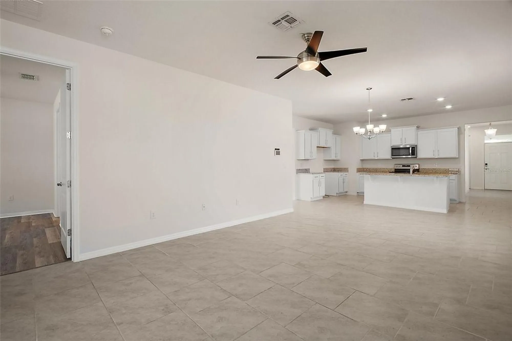 Property Slideshow image 9 of 38 | 17386 blazing star cir, Clermont, FL, 34714