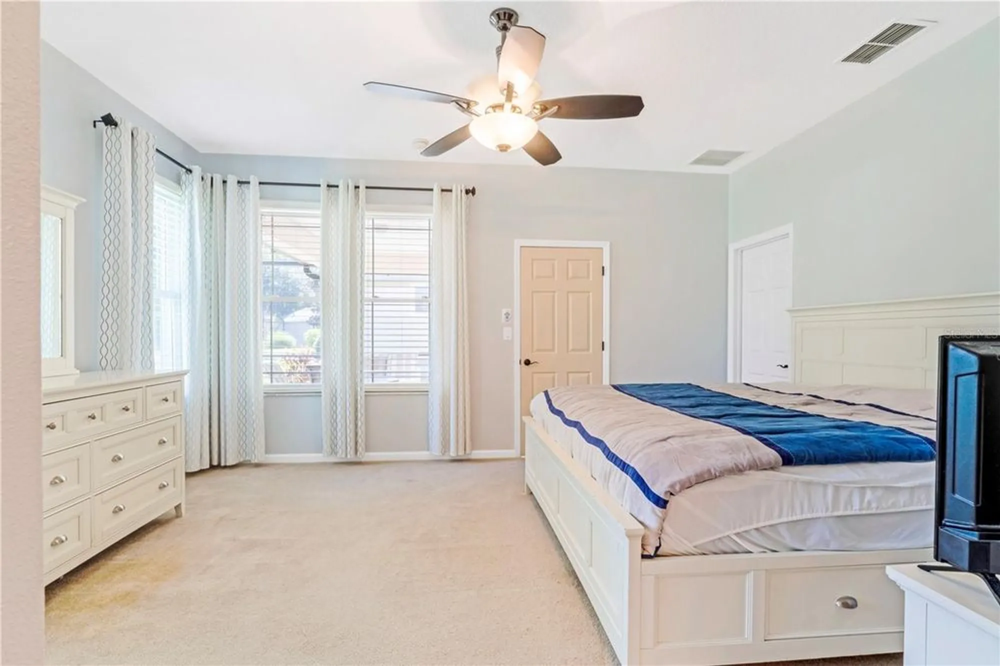 Property Slideshow image 11 of 33 | 123 avenham dr, Deland, FL, 32724