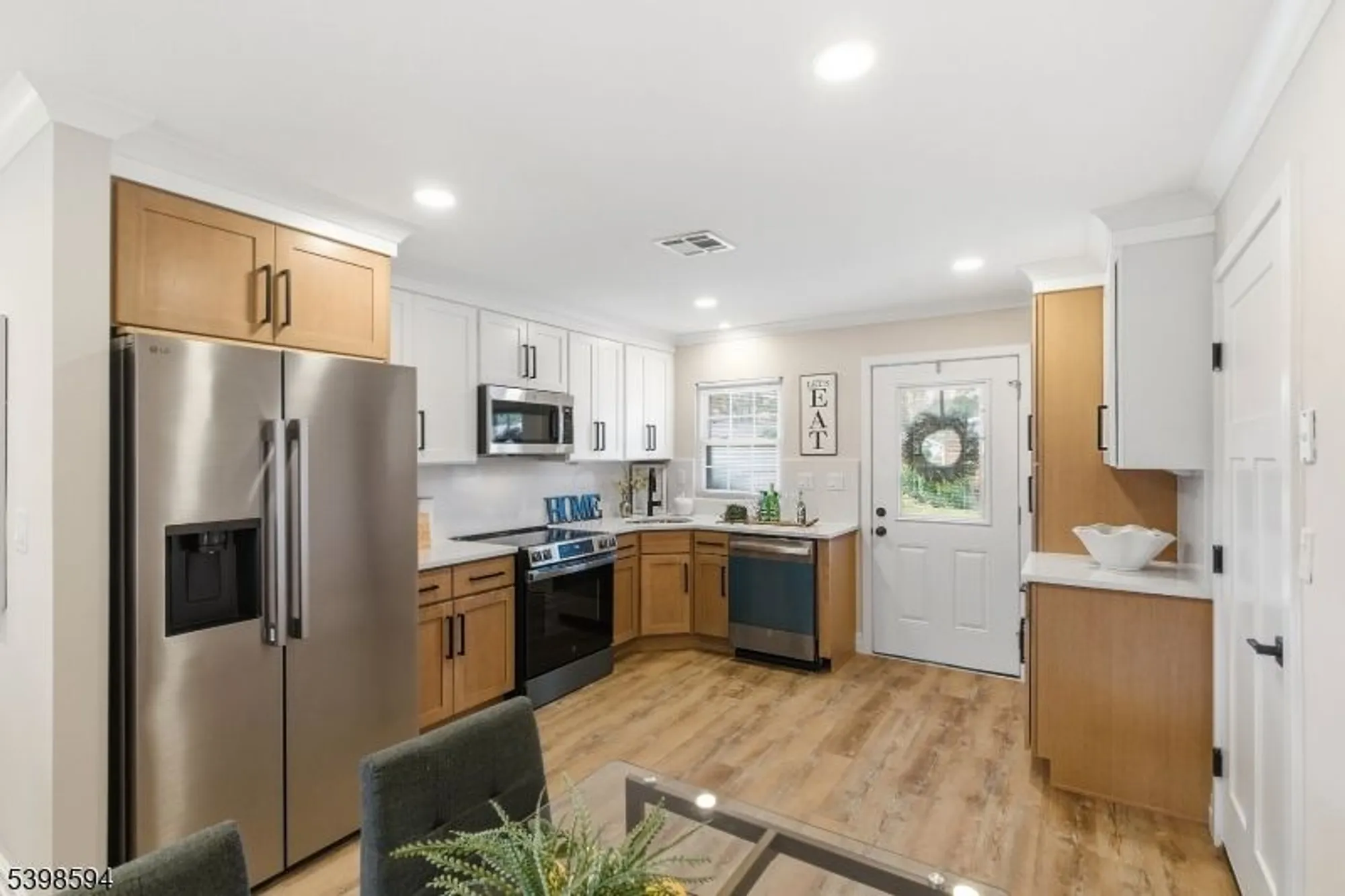 Property Slideshow image 9 of 25 | 1015 aberdeen dr a, Lakewood Twp., NJ, 08701