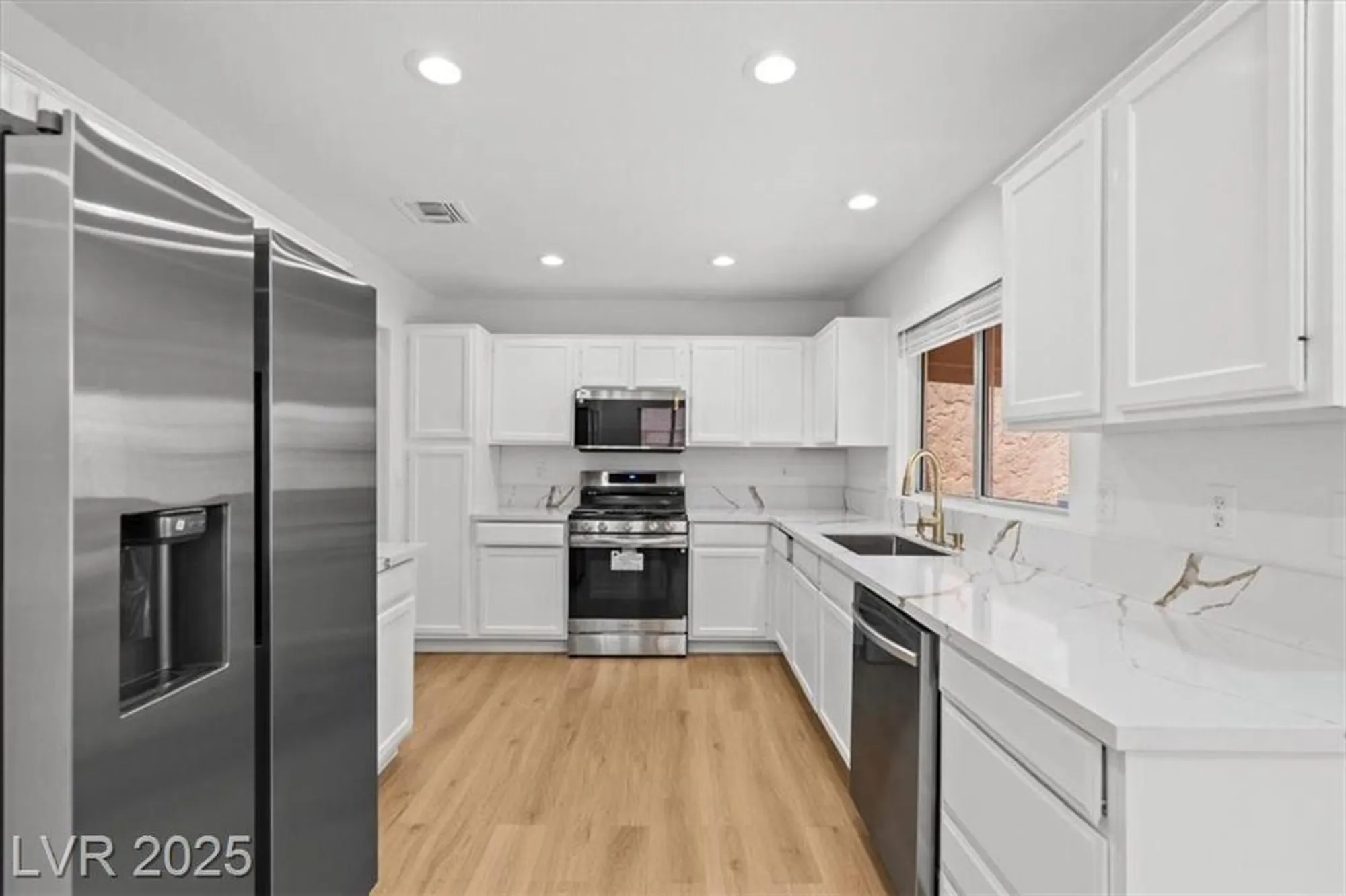 Property Slideshow image 9 of 24 | 2824 morning ridge dr, Las Vegas, NV, 89134