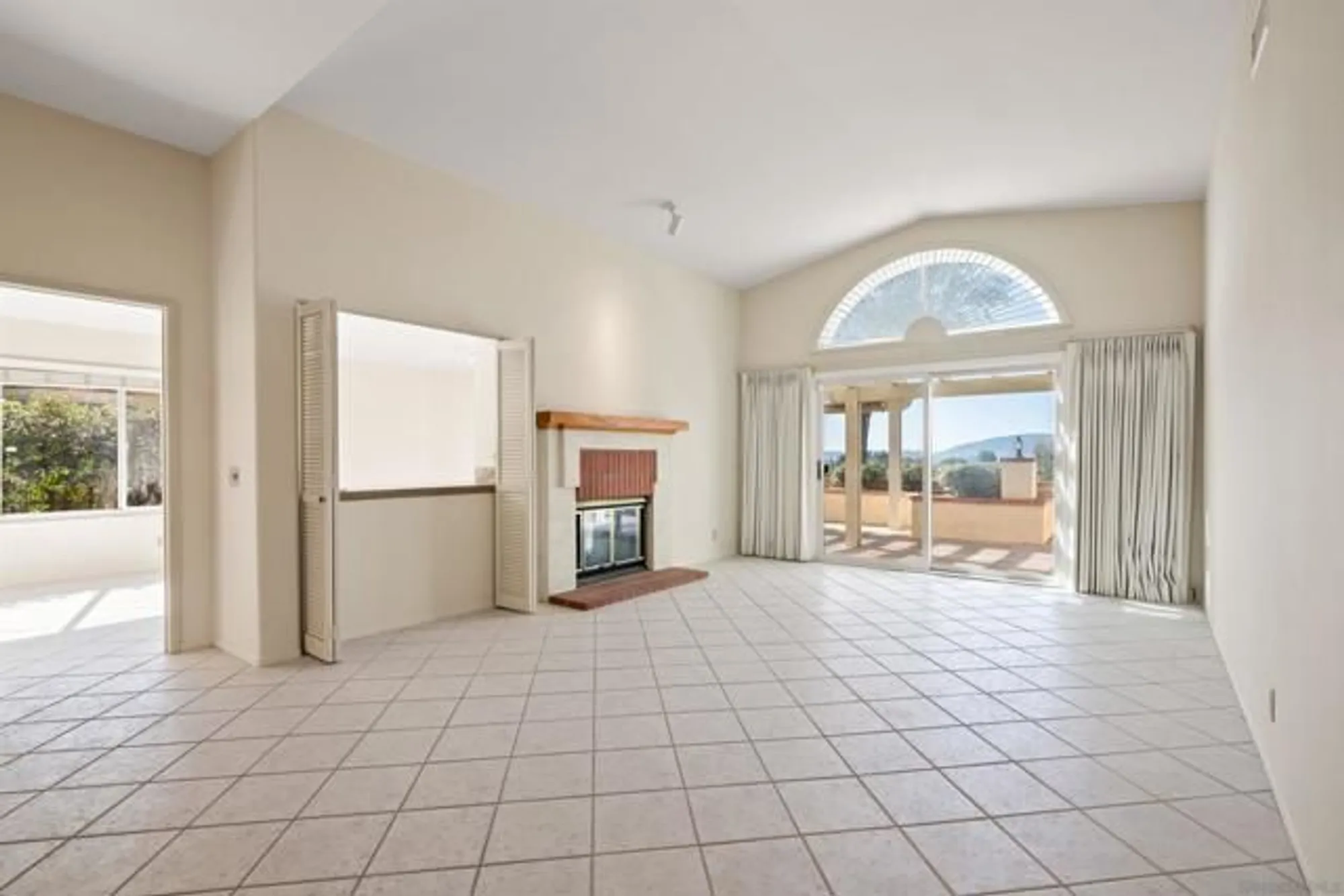 Property Slideshow image 15 of 51 | 18113 calle estepona, San Diego, CA, 92128