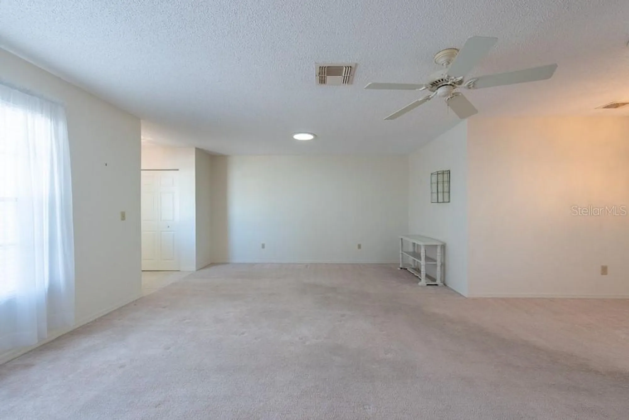 Property Slideshow image 5 of 44 | 106 silverbell ct, Sun City Center, FL, 33573