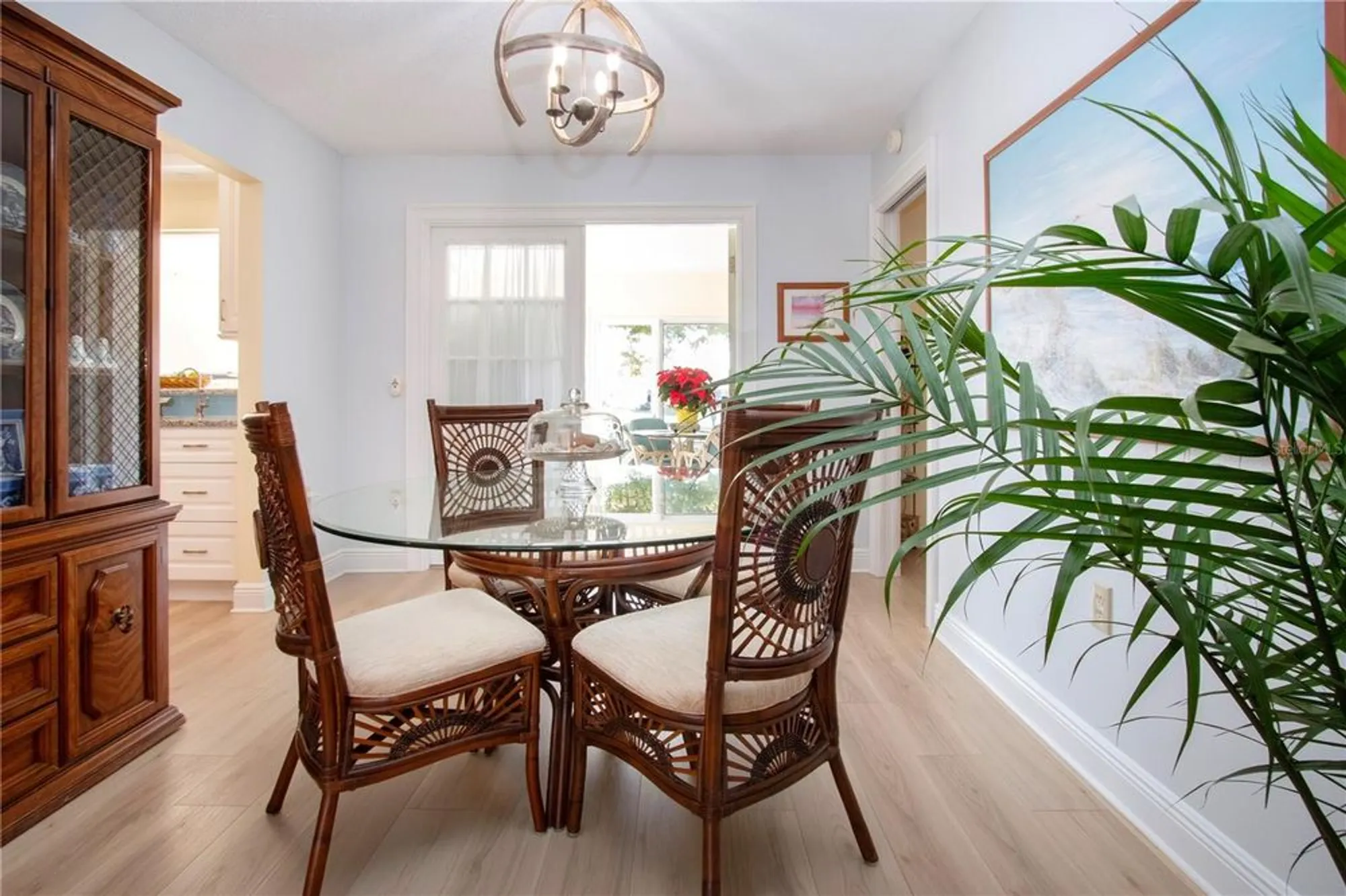 Property Slideshow image 15 of 69 | 2016 east view dr, Sun City Center, FL, 33573