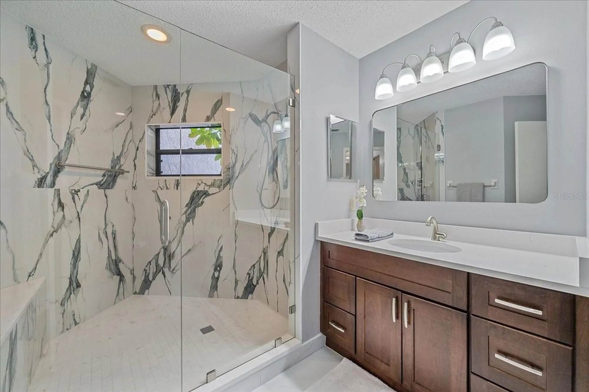 Property Slideshow image 20 of 39 | 1612 starling dr # 101, Sarasota, FL, 34231