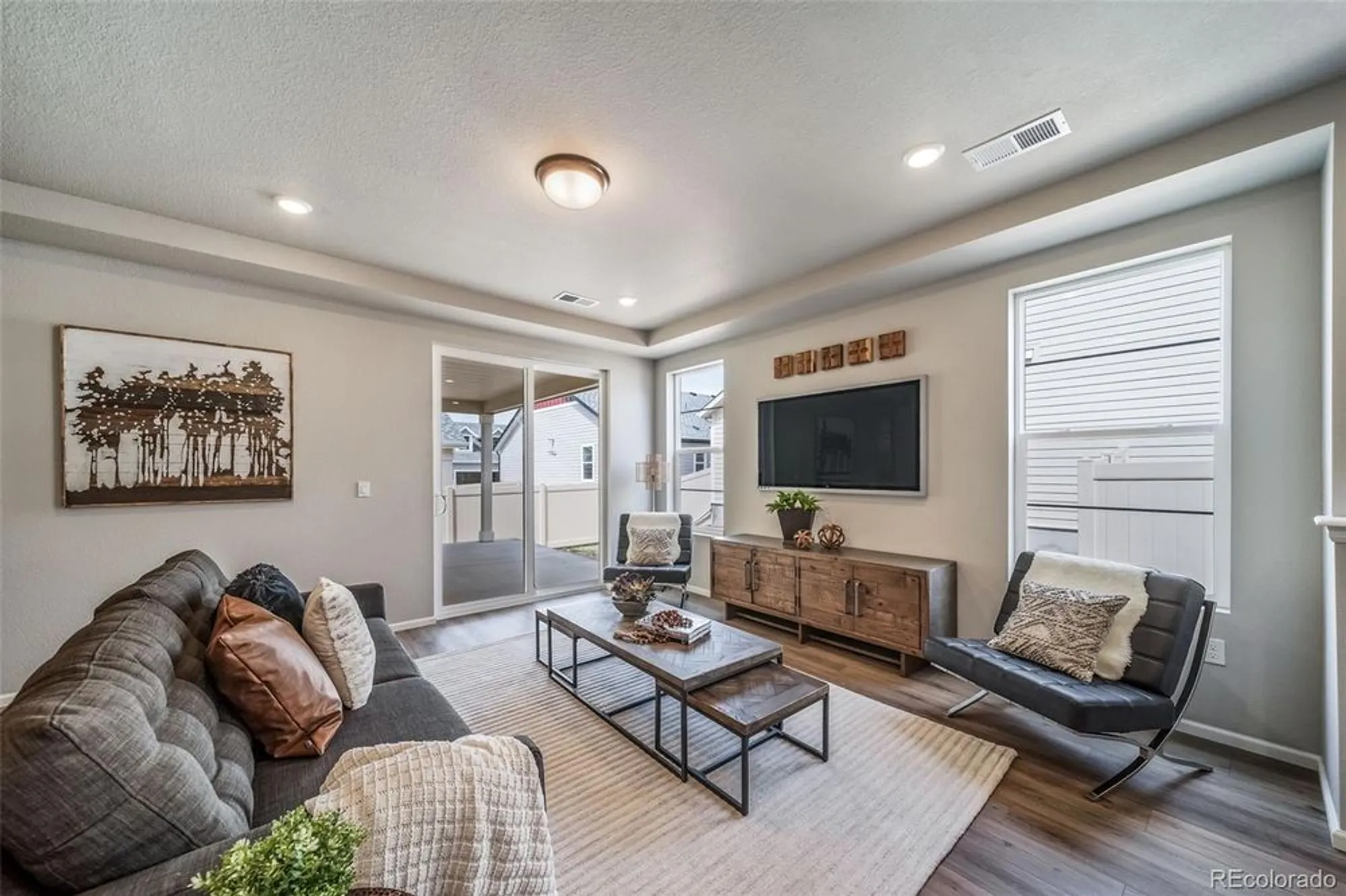 Property Slideshow image 7 of 18 | 21927 e 51st dr, Aurora, CO, 80019