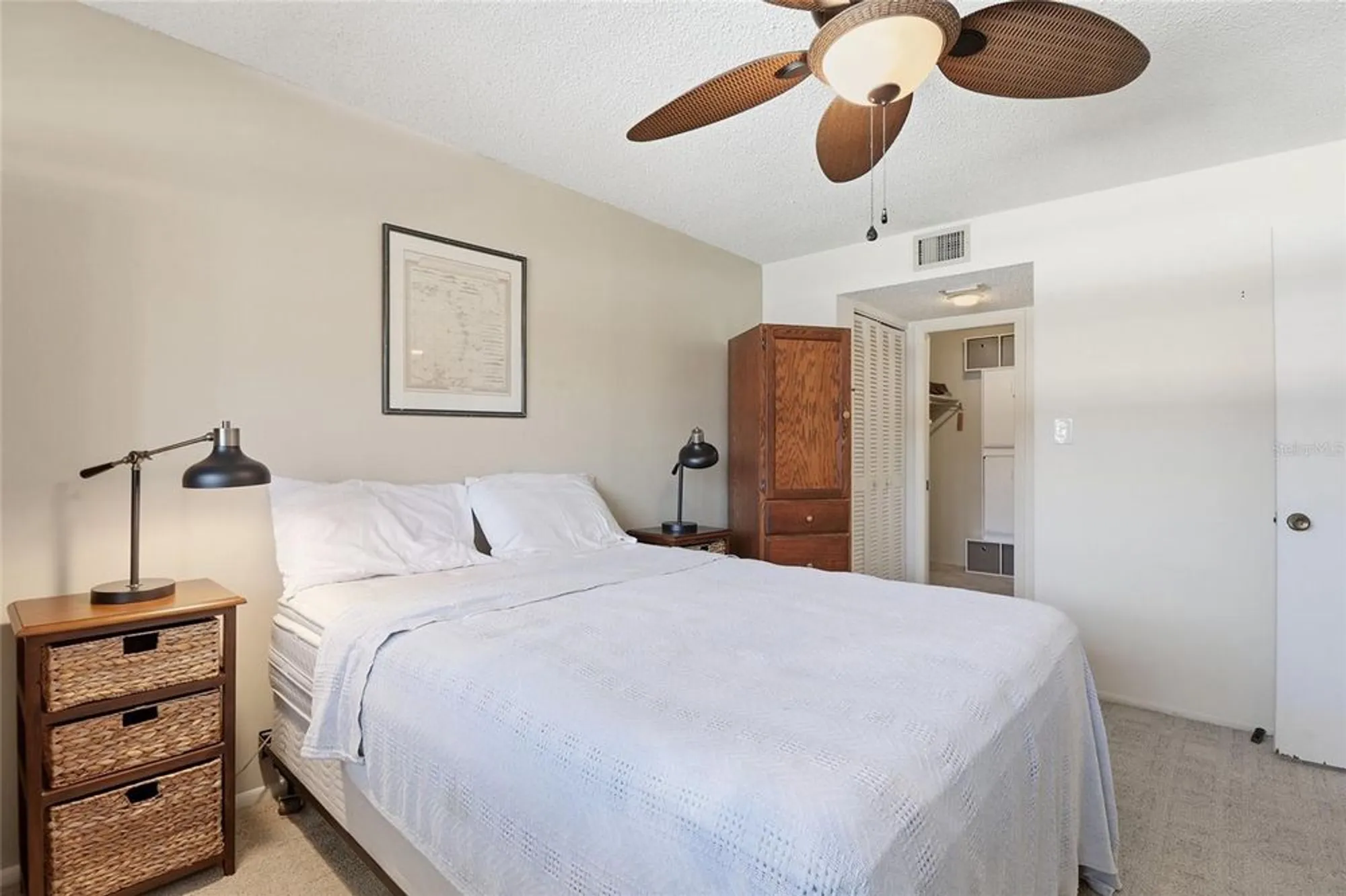 Property Slideshow image 15 of 39 | 2447 clubhouse cir 203, Sarasota, FL, 34232