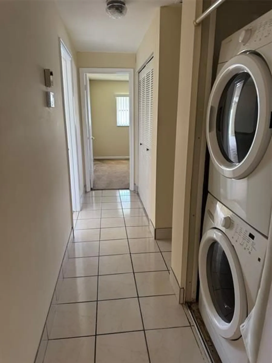 Property Slideshow image 12 of 24 | 1071 nw 88th ave # 93a, Plantation, FL, 33322