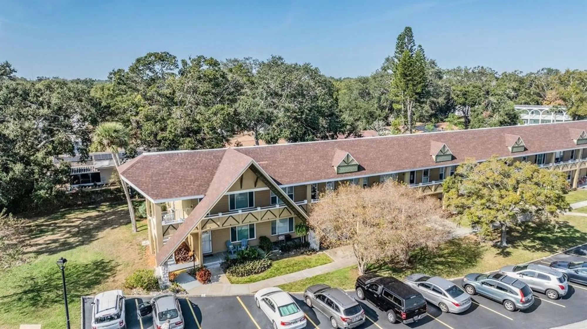 Property Slideshow image 38 of 46 | 2000 world parkway blvd apt 15, Clearwater, FL, 33763