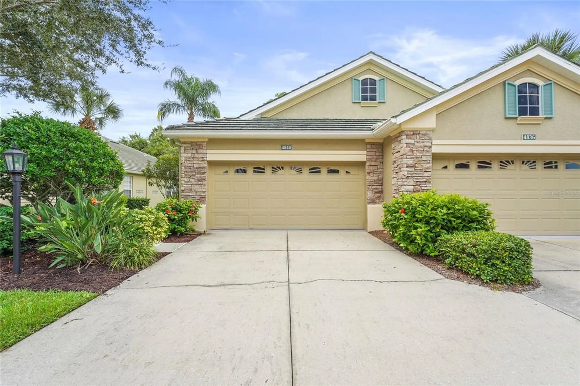 Property Slideshow image 2 of 54 | 4840 lakescene pl, Sarasota, FL, 34243