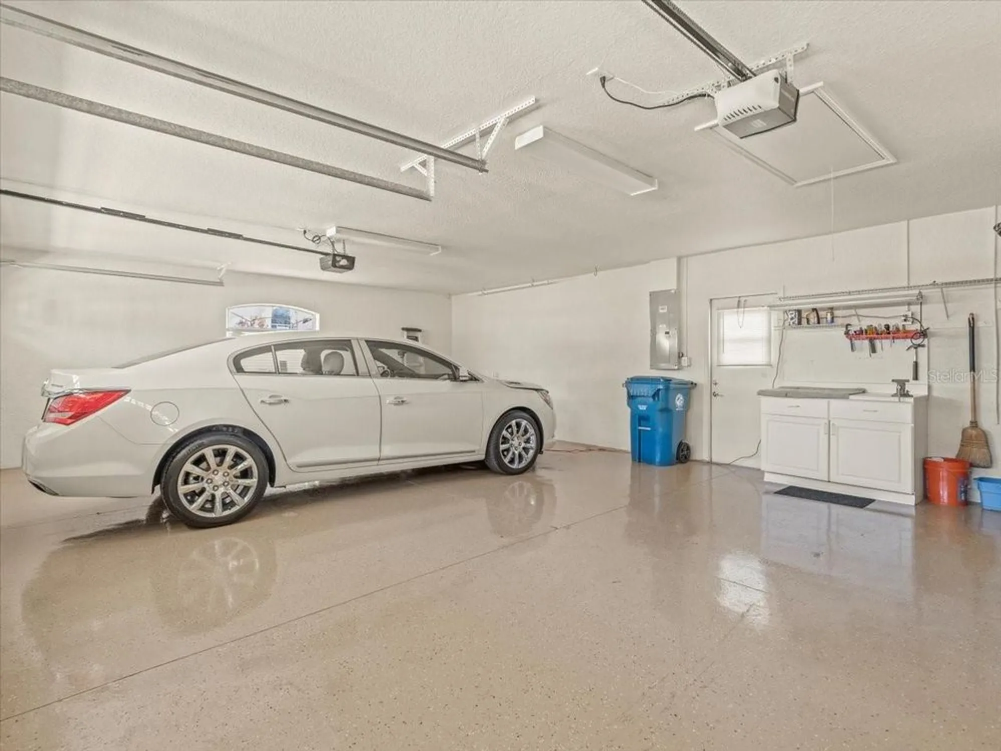 Property Slideshow image 23 of 66 | 9216 tarleton cir, Weeki Wachee, FL, 34613