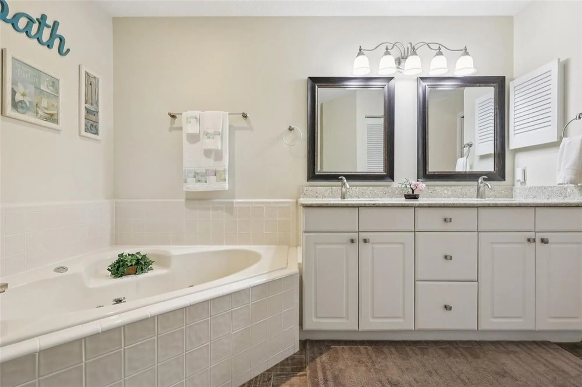 Property Slideshow image 20 of 40 | 100 juniper way, Tavares, FL, 32778