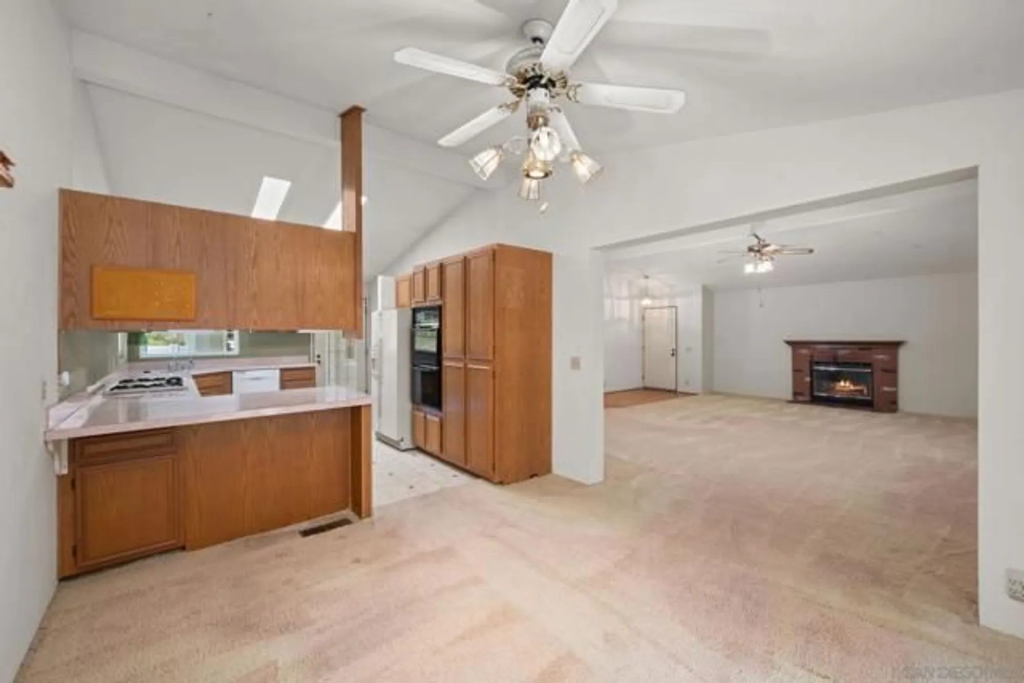 Property Slideshow image 20 of 37 | 4465 topaz ln, Oceanside, CA, 92056
