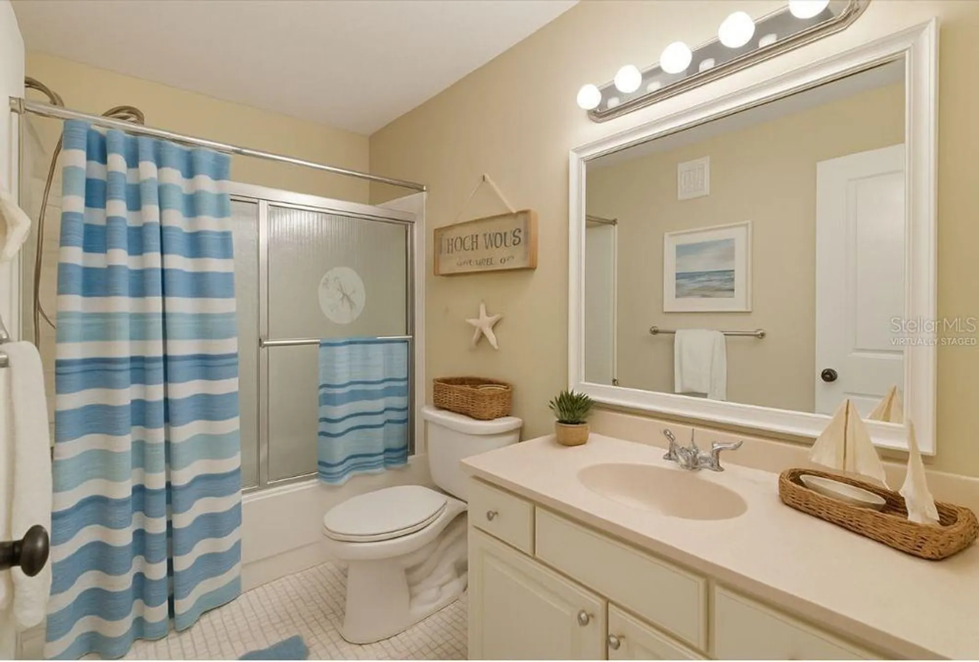Property Slideshow image 28 of 37 | 2192 swedish dr apt 10, Clearwater, FL, 33763