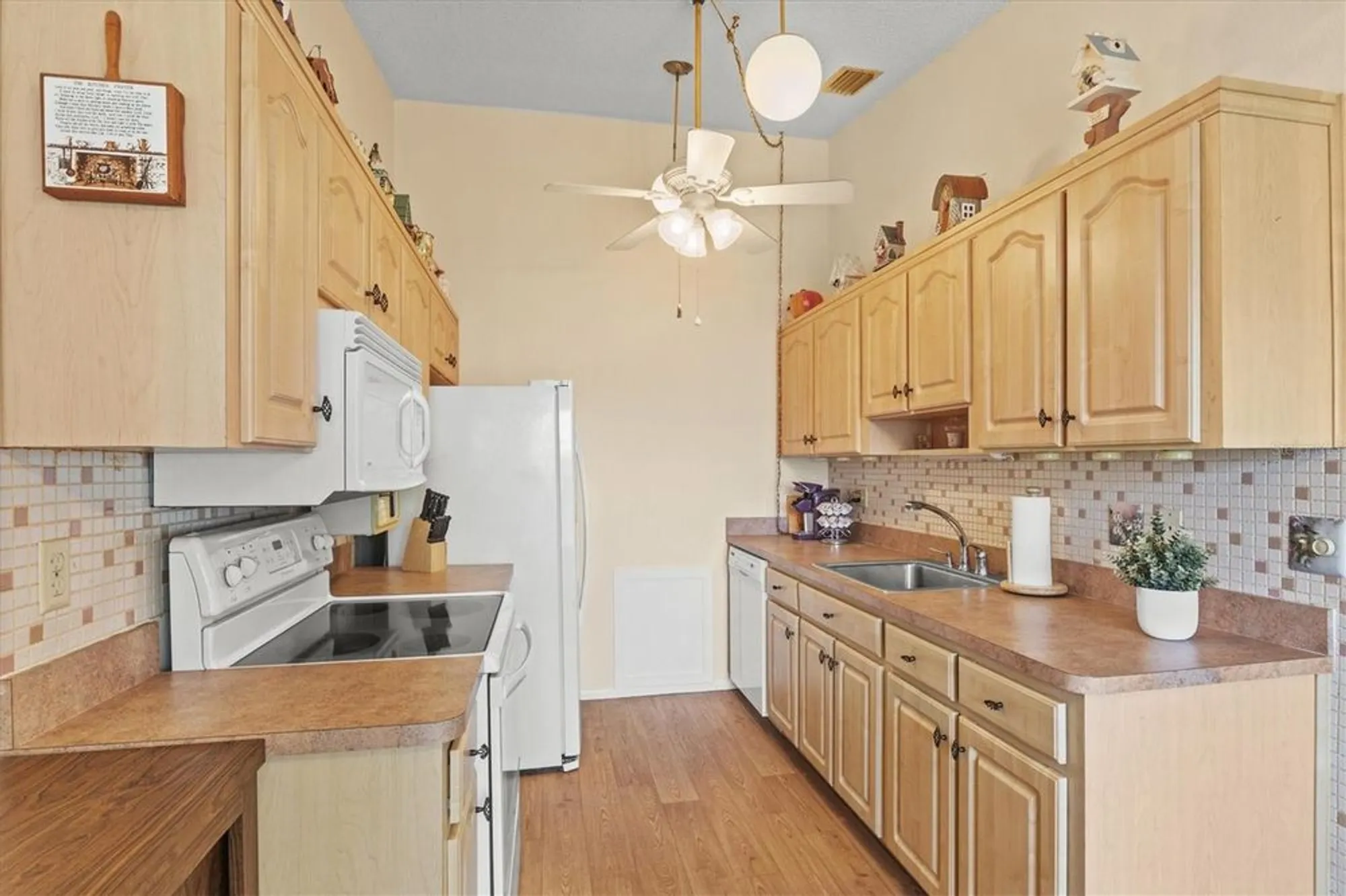 Property Slideshow image 11 of 37 | 3701 39th st, Bradenton, FL, 34205