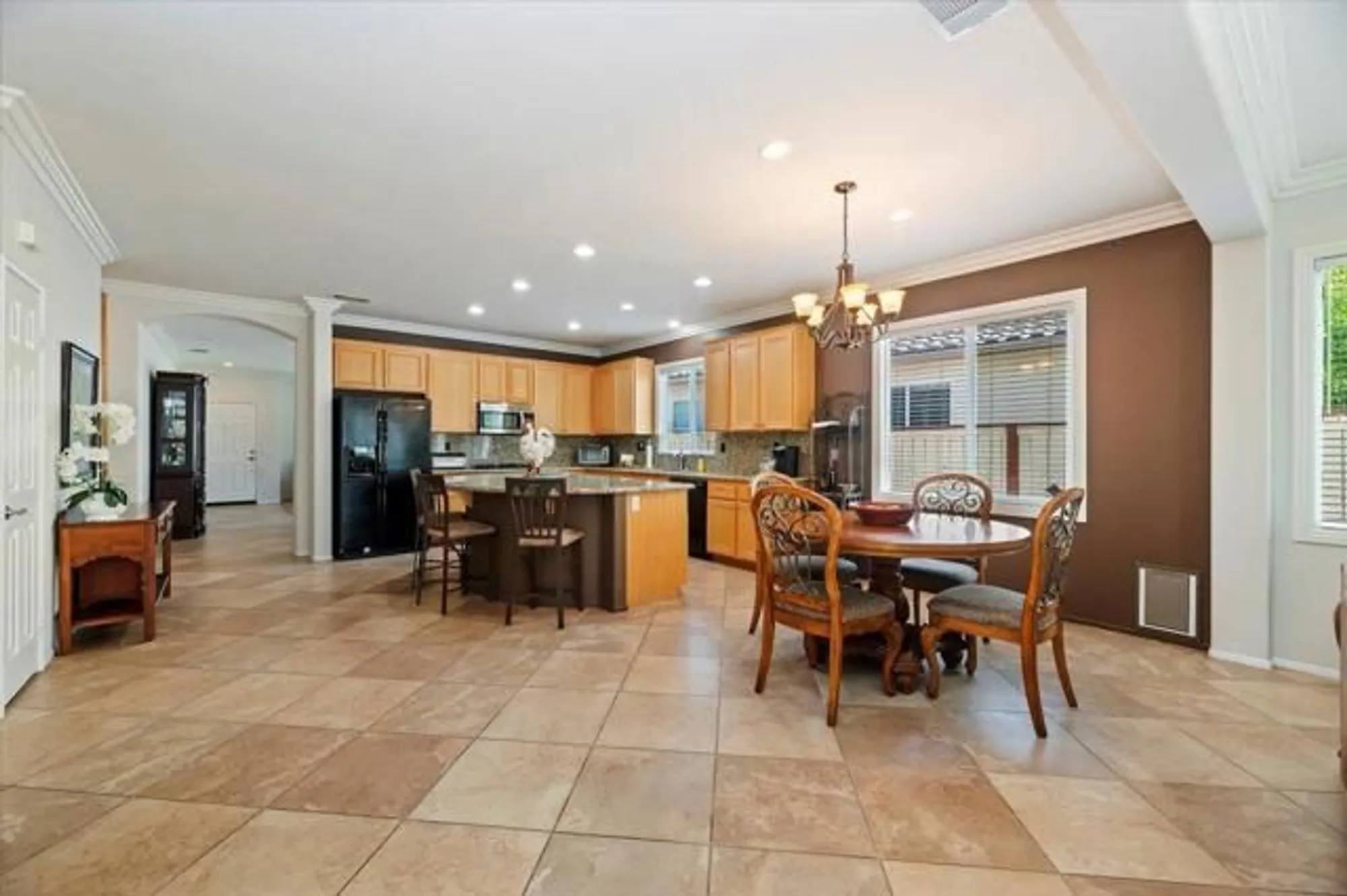 Property Slideshow image 18 of 37 | 28026 crystal spring dr, Menifee, CA, 92584