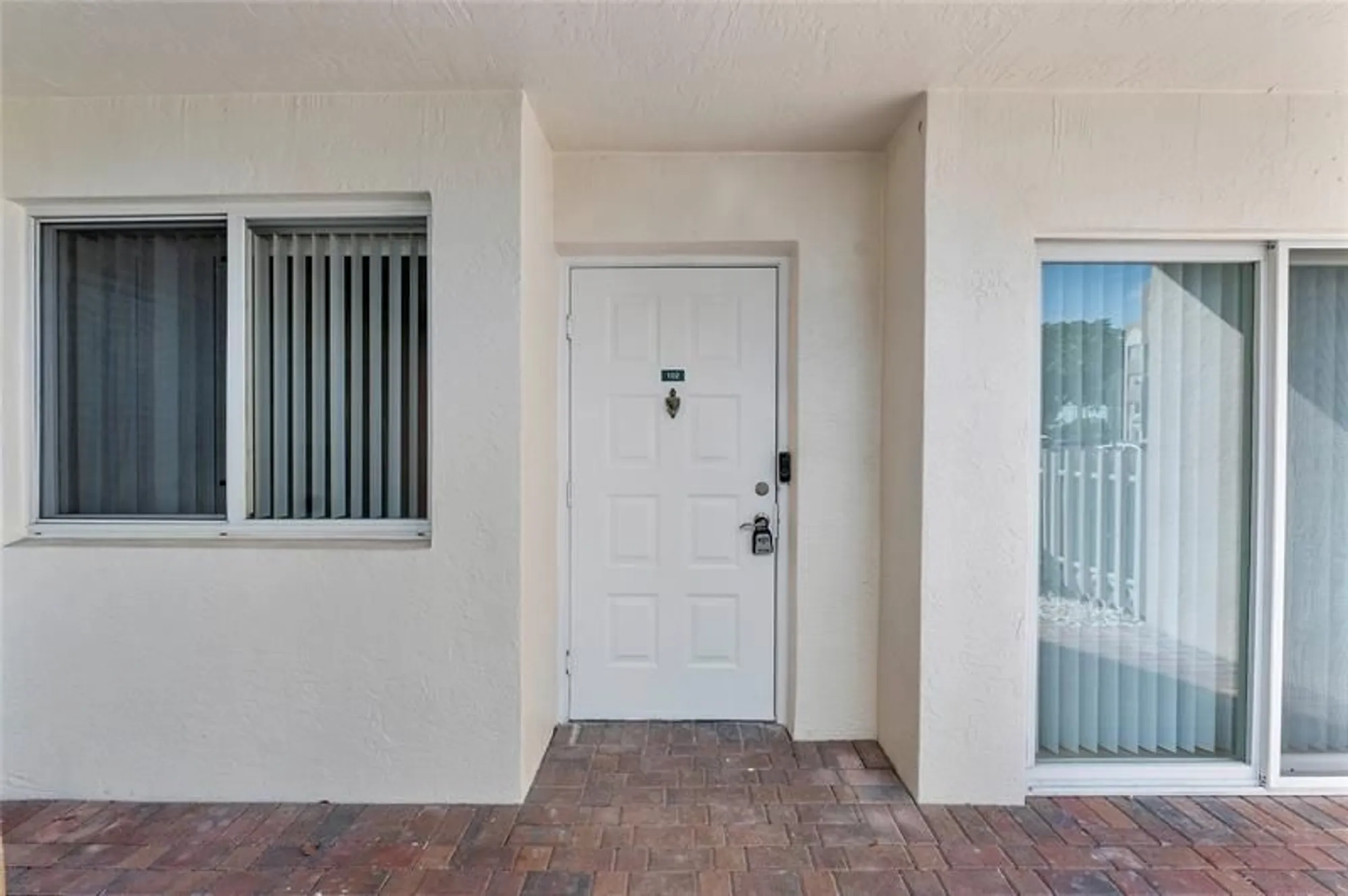 Property Slideshow image 7 of 73 | 7763 southampton ter 102, Tamarac, FL, 33321