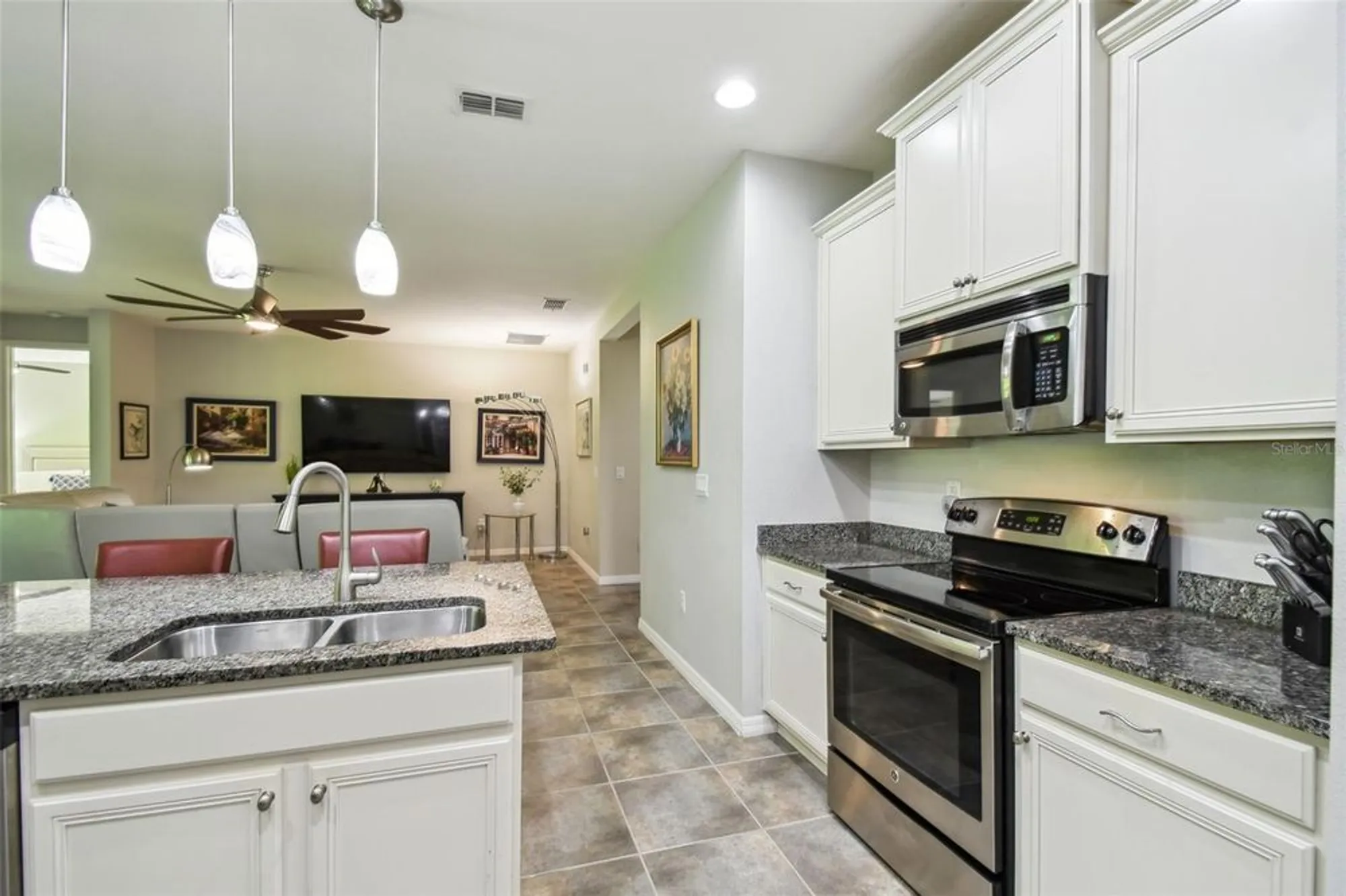 Property Slideshow image 10 of 49 | 582 san joaquin rd, Kissimmee, FL, 34759