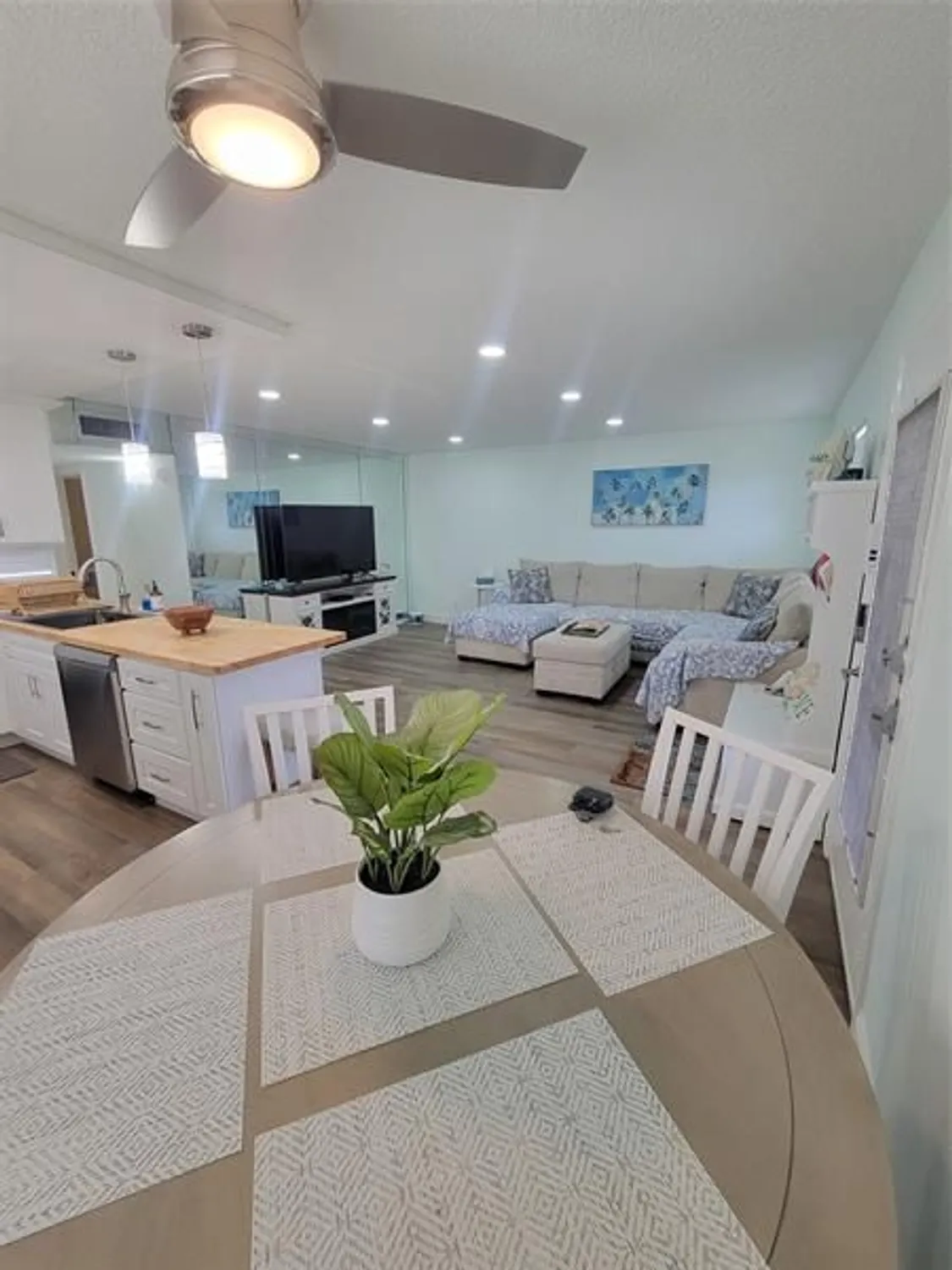 Property Slideshow image 8 of 39 | 480 capri j # 480, Delray Beach, FL, 33484