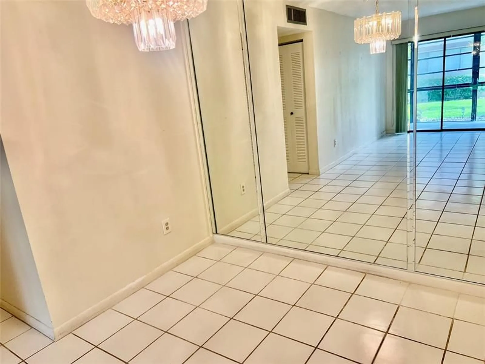 Property Slideshow image 2 of 6 | 9384 s belfort cir 101, Tamarac, FL, 33321