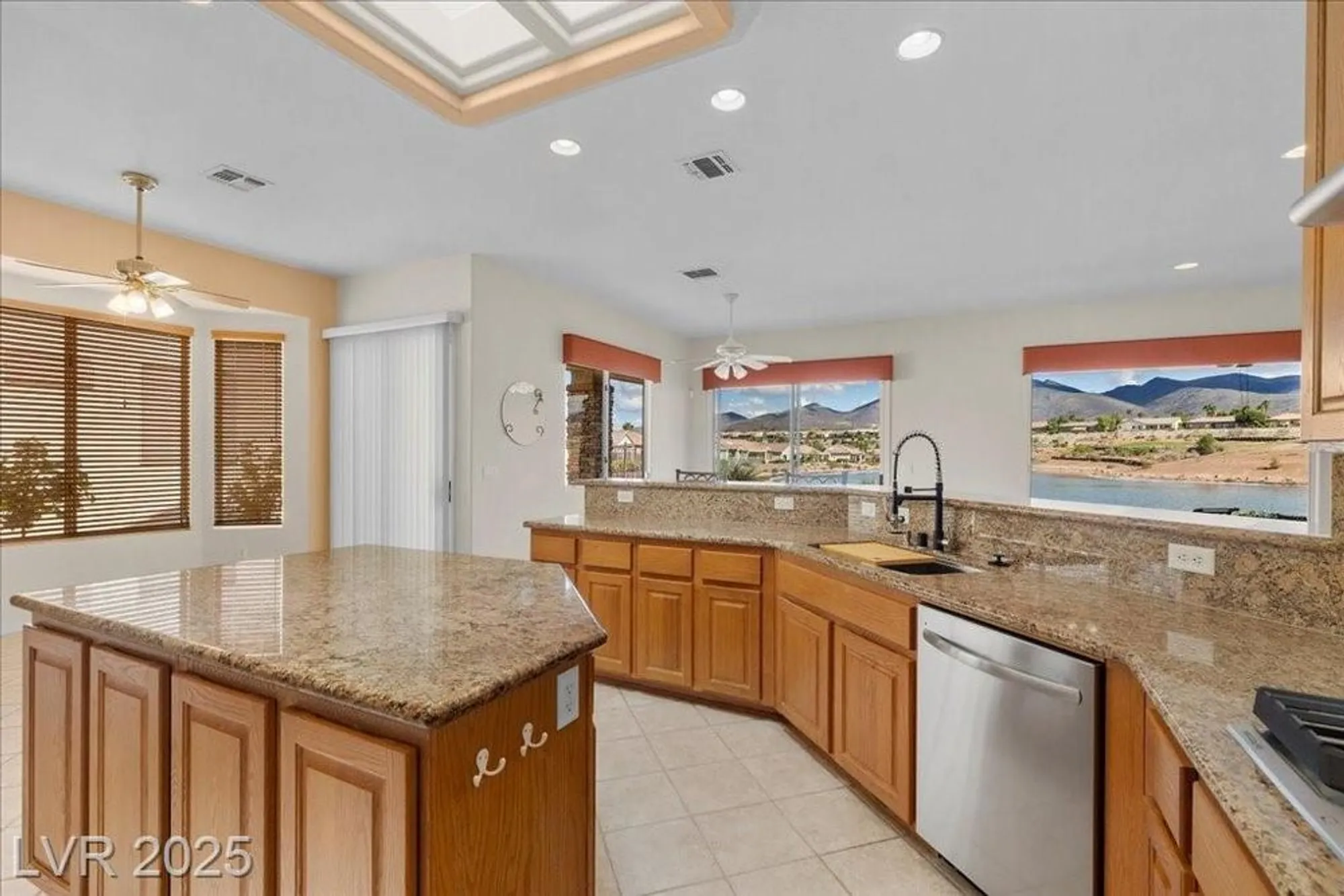 Property Slideshow image 19 of 45 | 2725 olivia heights ave, Henderson, NV, 89052