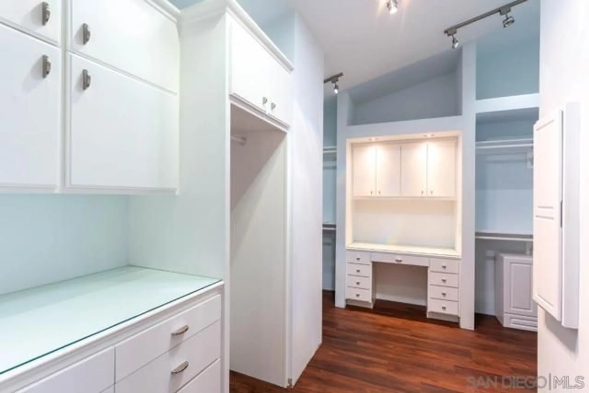 Property Slideshow image 29 of 70 | 907 ridge heights dr, Fallbrook, CA, 92028