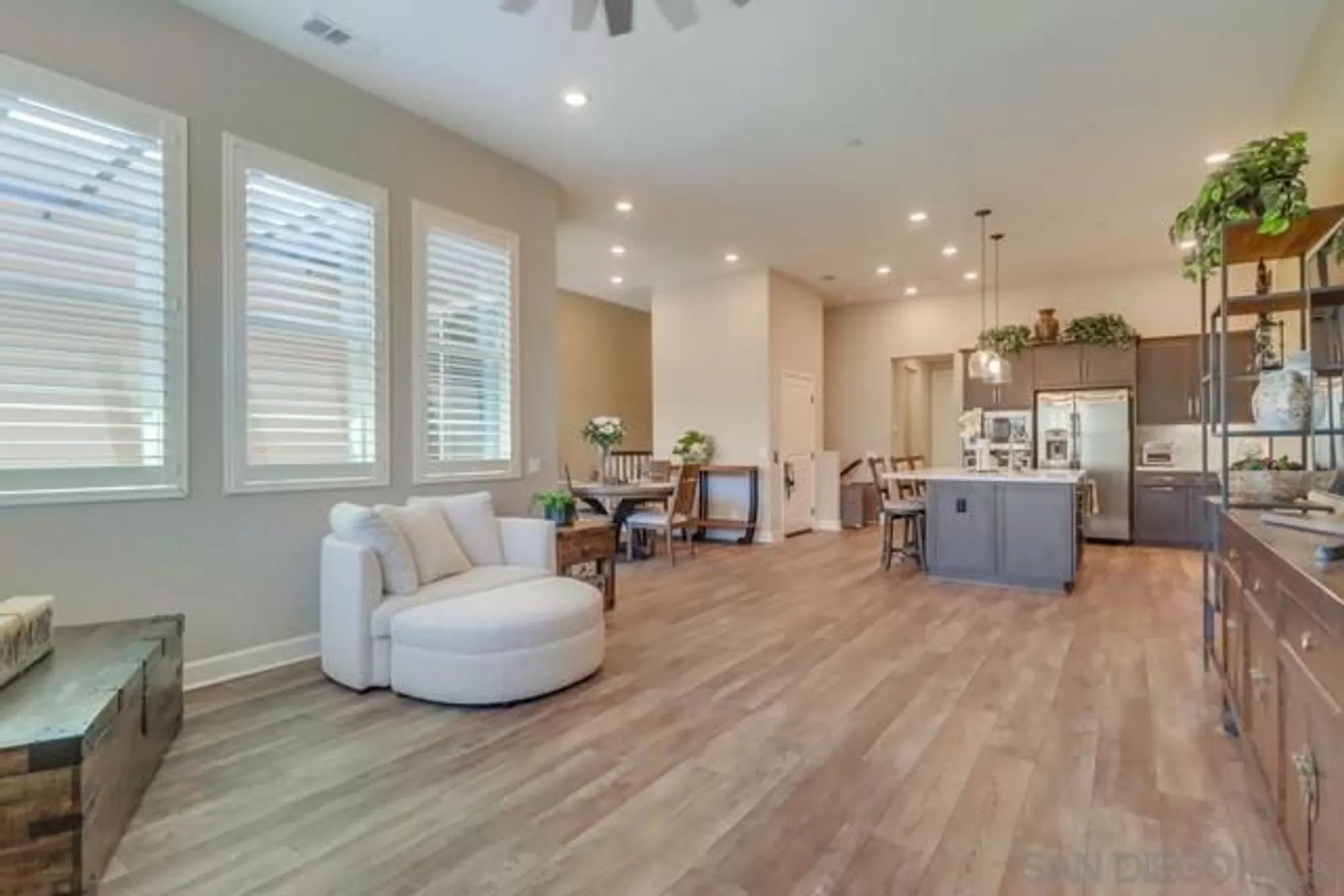 Property Slideshow image 14 of 40 | 16750 coyote bush dr unit 31, San Diego, CA, 92127