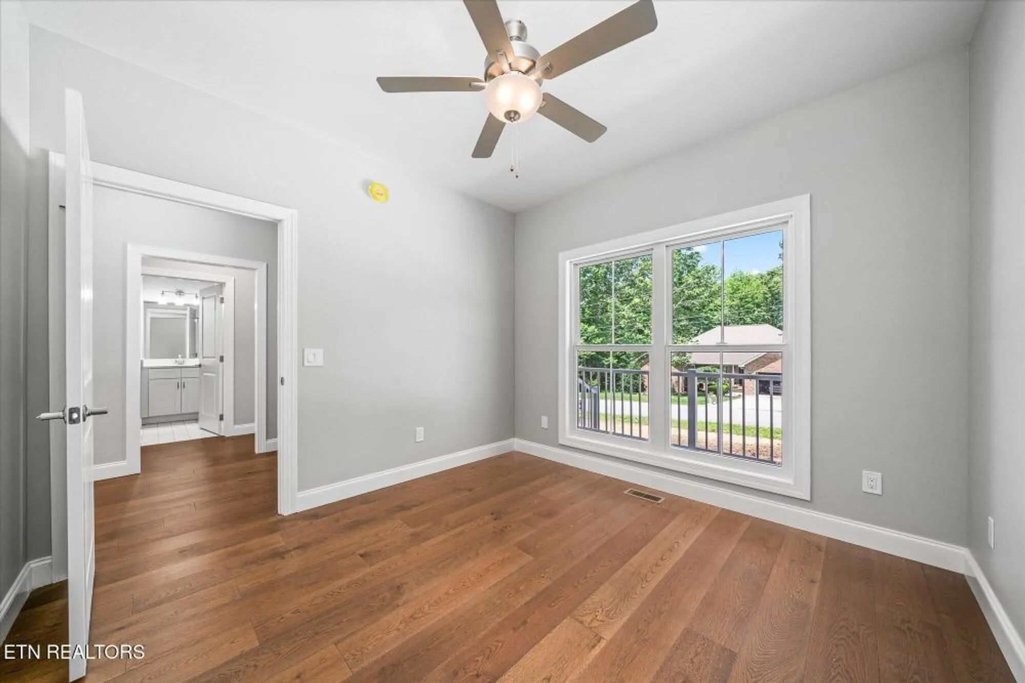 Property Slideshow image 25 of 43 | 145 lakeside dr, Crossville, TN, 38558