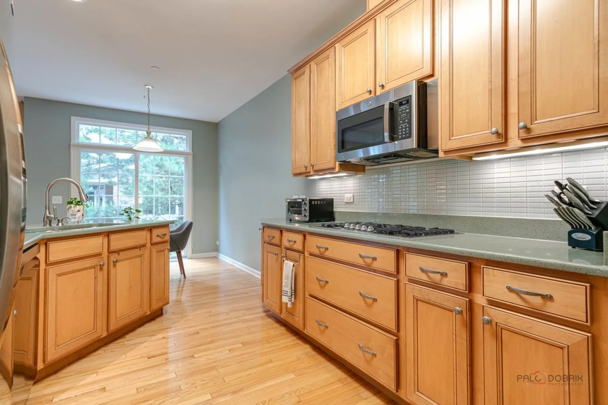 Property Slideshow image 19 of 36 | 1834 torrey pkwy, Libertyville, IL, 60048