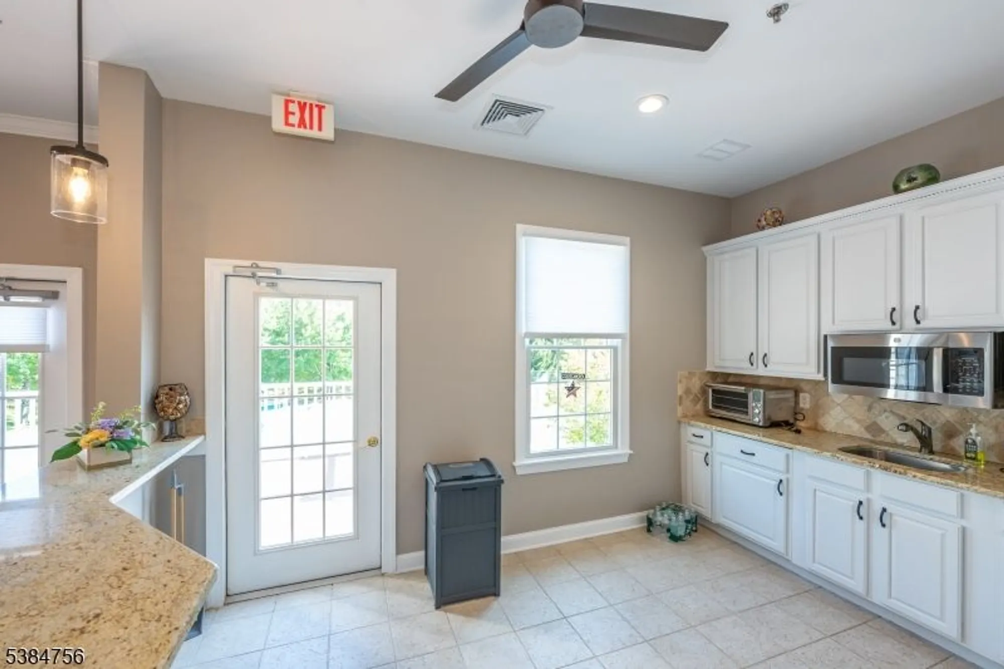 Property Slideshow image 16 of 24 | 14 ridgeview ln, Mount Arlington, NJ, 07856