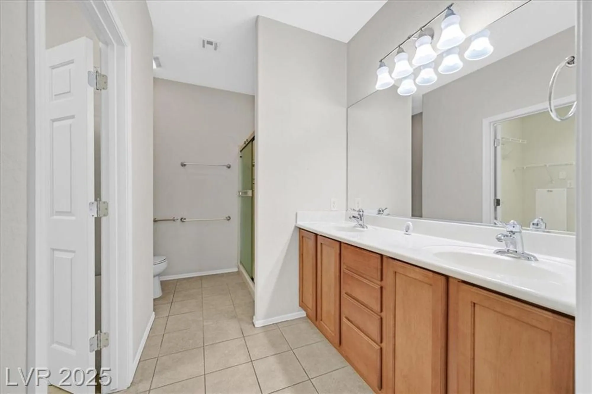 Property Slideshow image 13 of 39 | 6064 isola peak ave, Las Vegas, NV, 89122