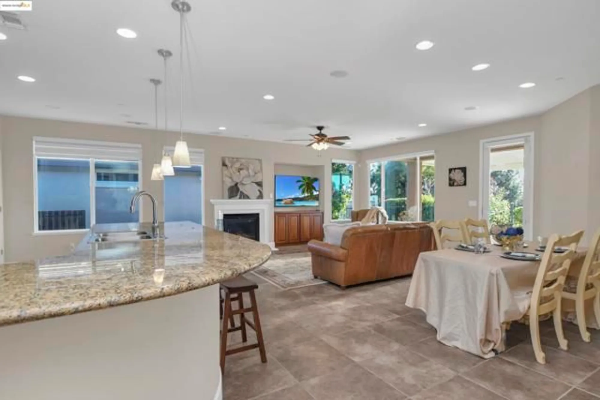 Property Slideshow image 14 of 38 | 353 desert forest ct, Rio Vista, CA, 94571