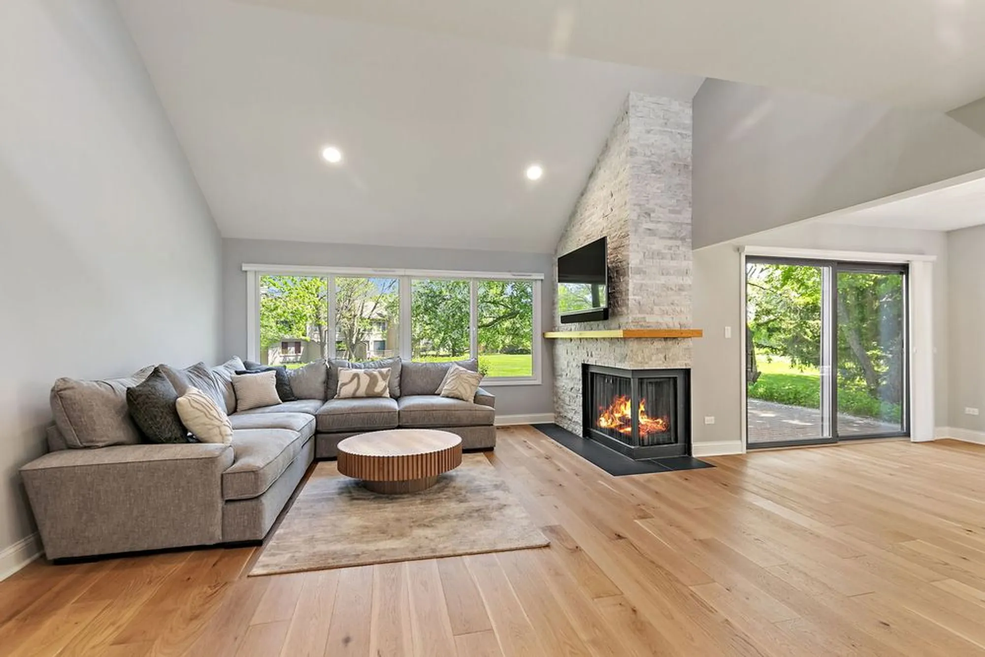 Property Slideshow image 4 of 48 | 535 woodview rd, Lake Barrington, IL, 60010