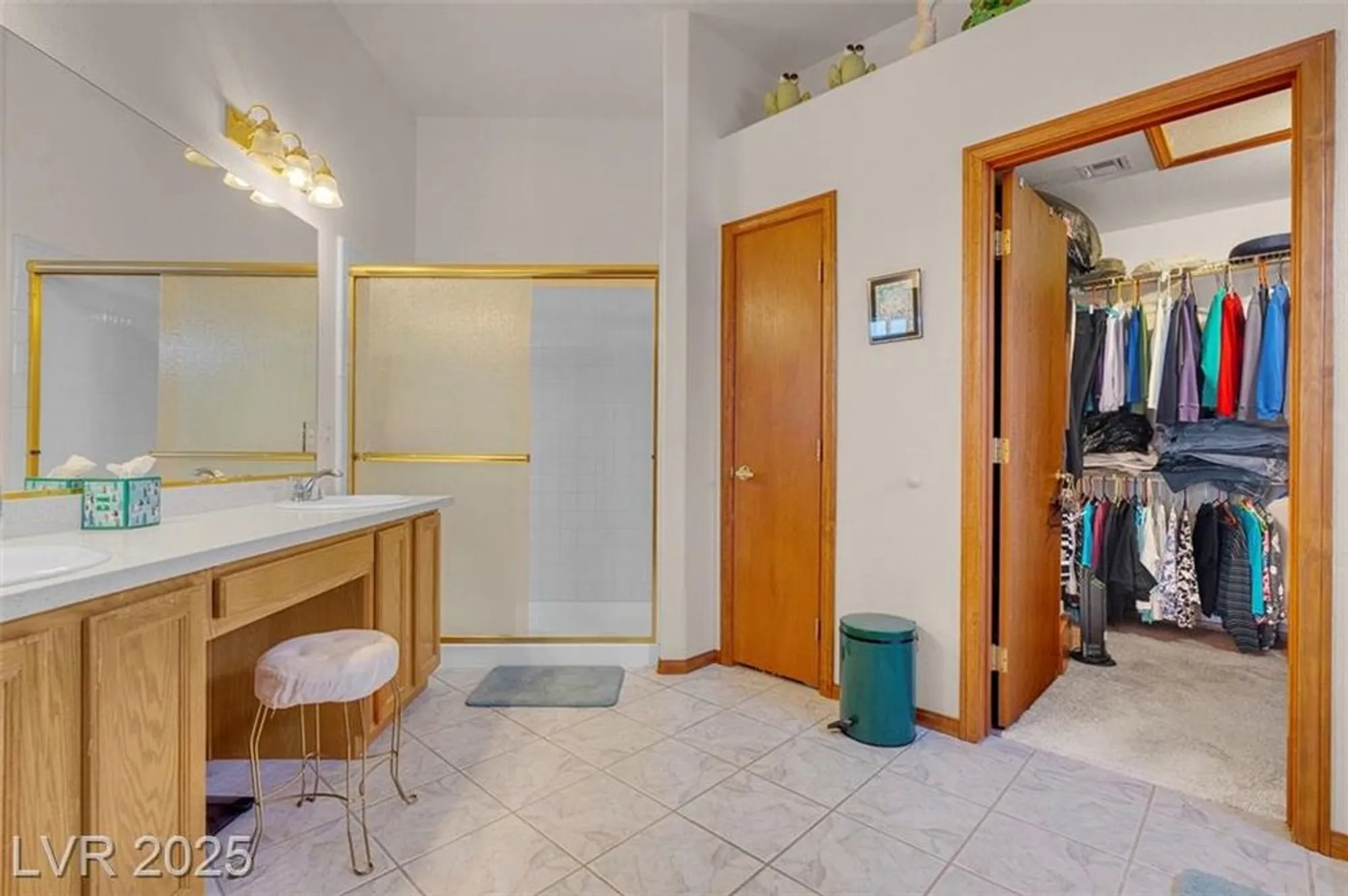 Property Slideshow image 27 of 46 | 5204 rim view ln, Las Vegas, NV, 89130