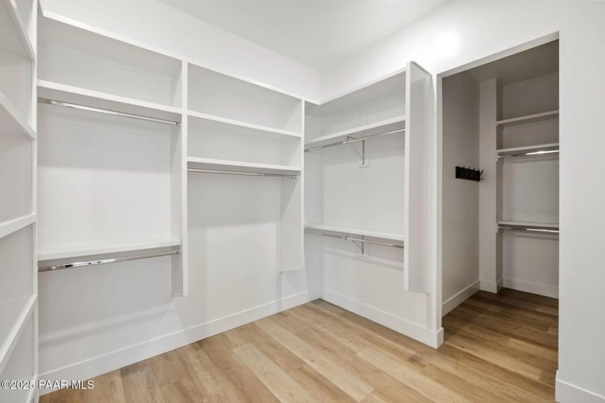 Property Slideshow image 22 of 43 | 1148 s lakeview dr, Prescott, AZ, 86301