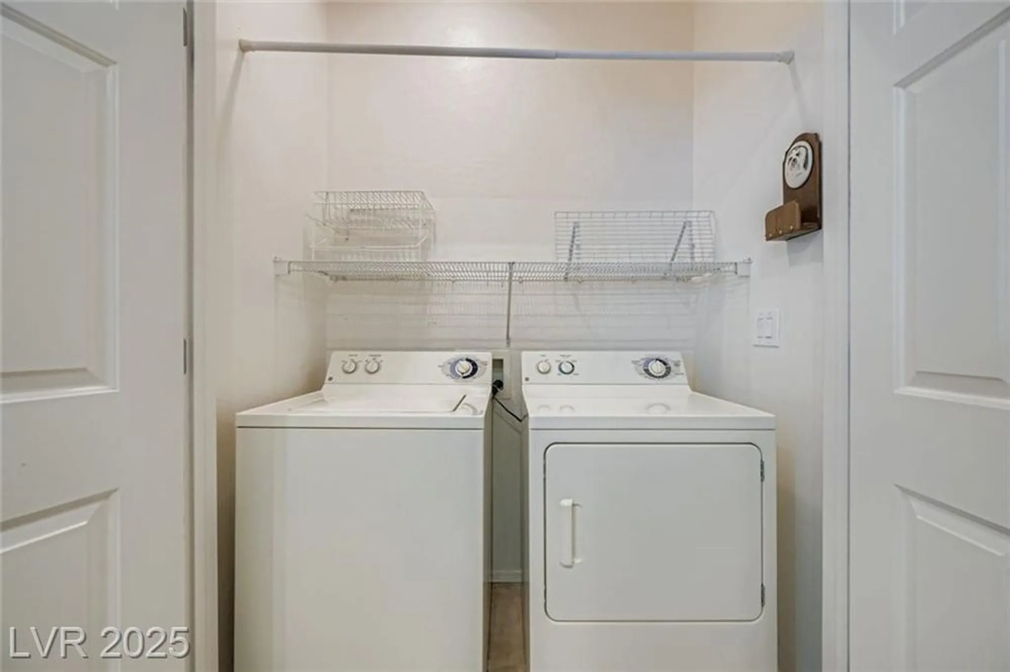 Property Slideshow image 24 of 29 | 2404 willow wren dr, North Las Vegas, NV, 89084