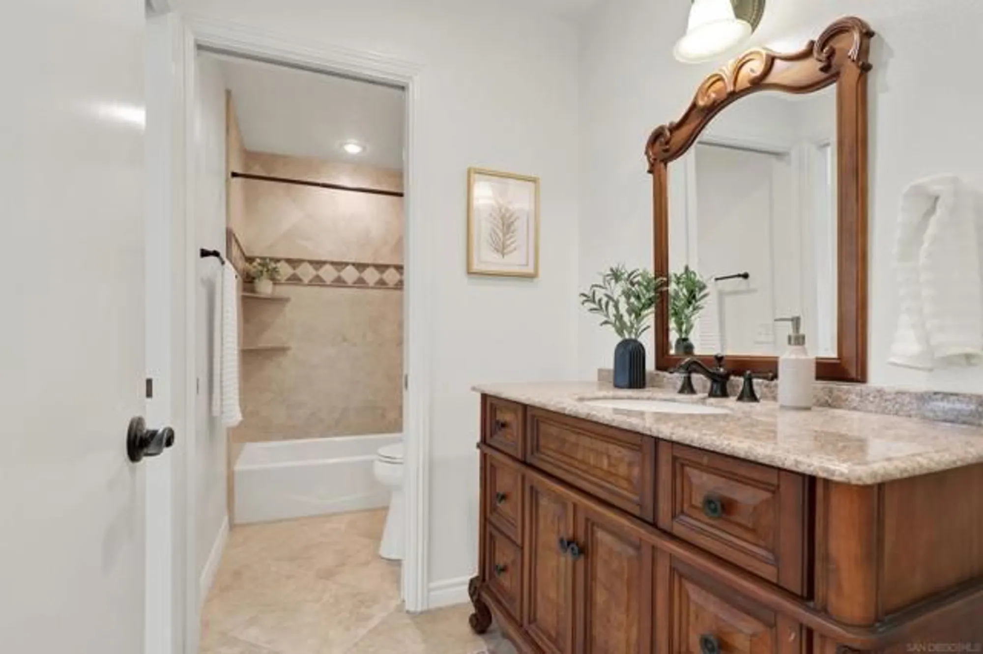 Property Slideshow image 27 of 50 | 17620 plaza ascope, San Diego, CA, 92128