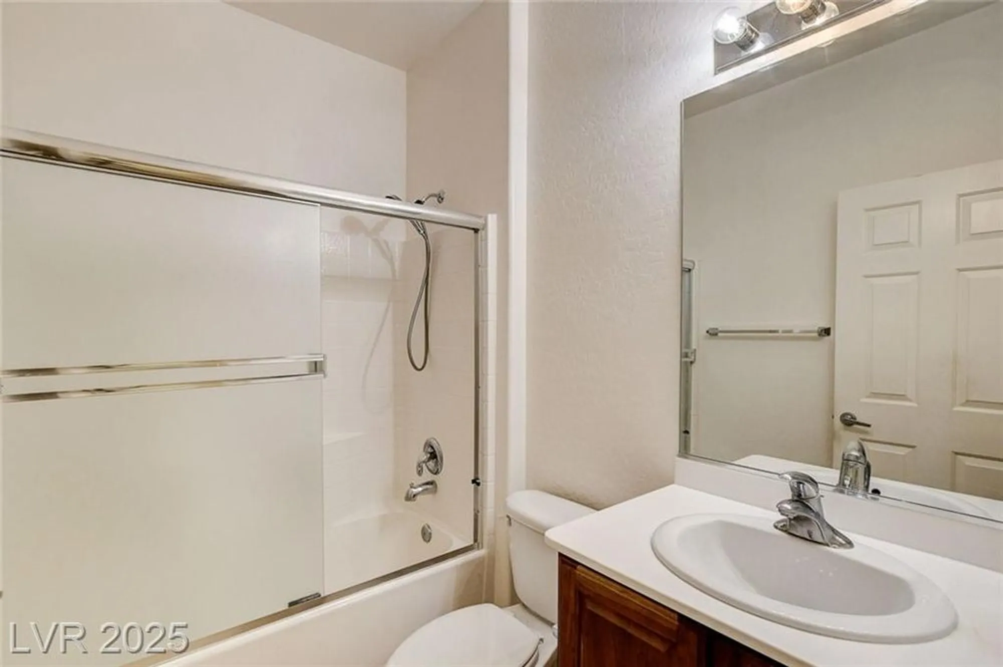 Property Slideshow image 27 of 48 | 2421 willow wren dr, North Las Vegas, NV, 89084
