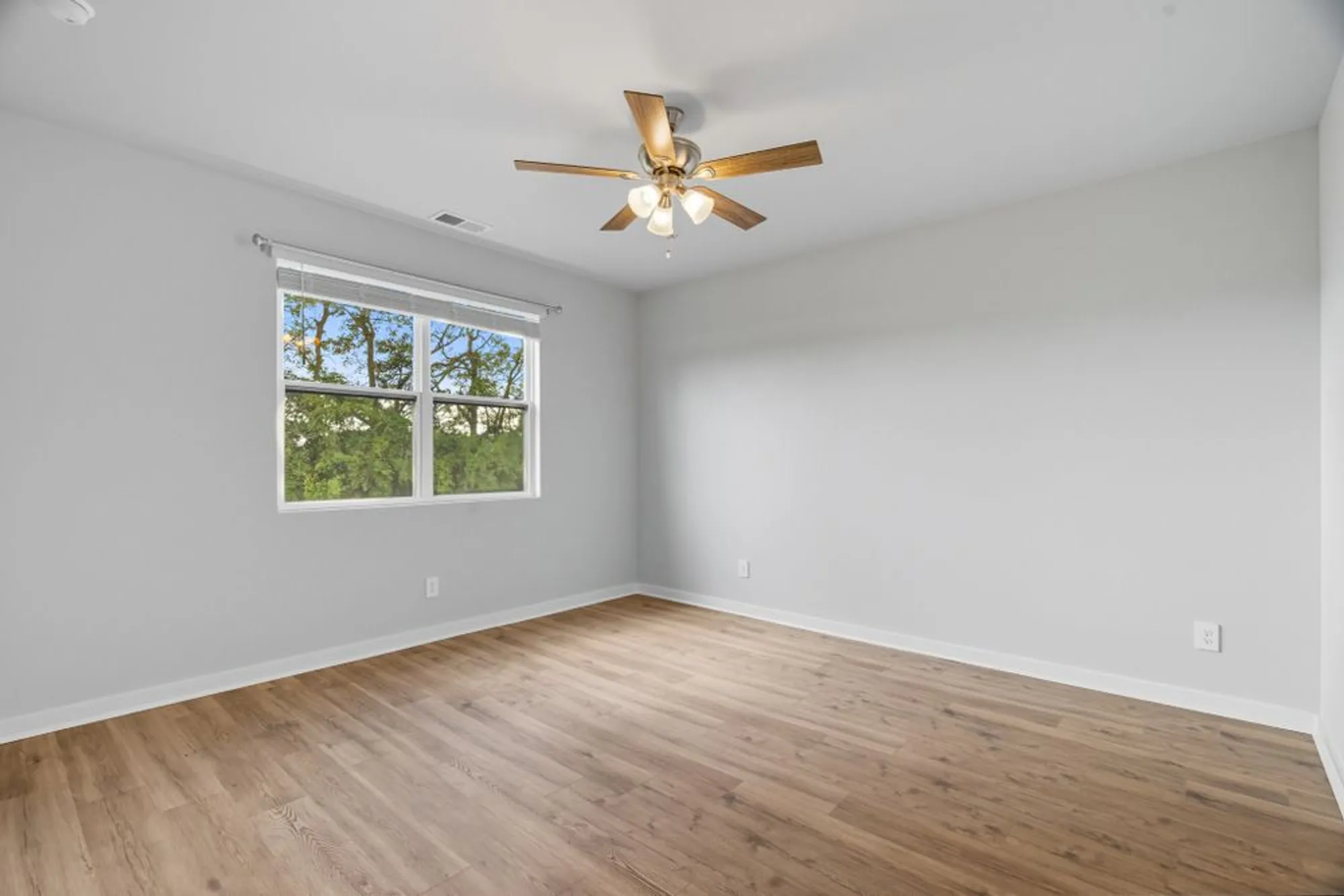 Property Slideshow image 9 of 29 | 2005 holmesburg pvt cir, Gallatin, TN, 37066