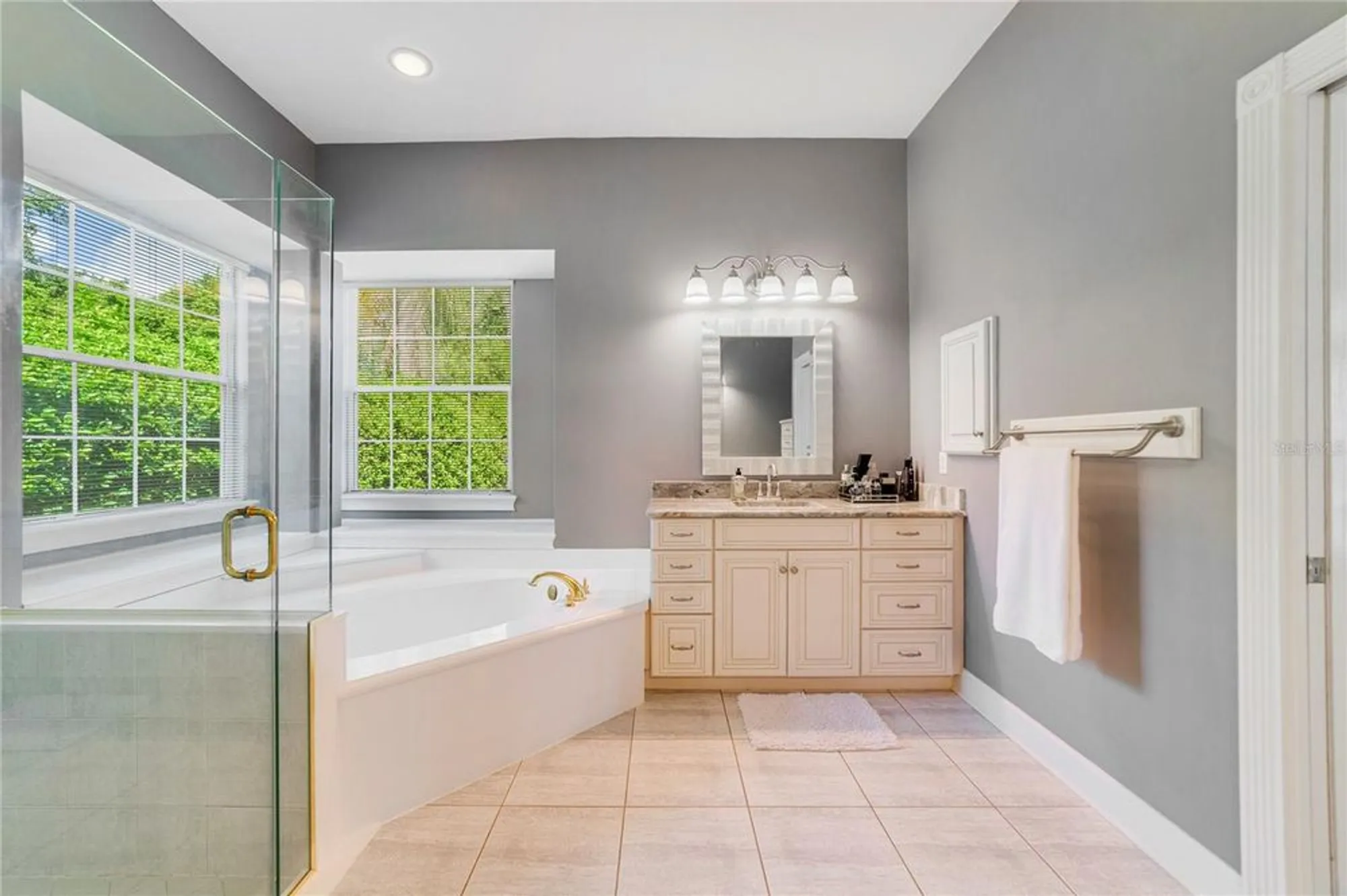 Property Slideshow image 17 of 54 | 1741 edgewater dr, Mount Dora, FL, 32757